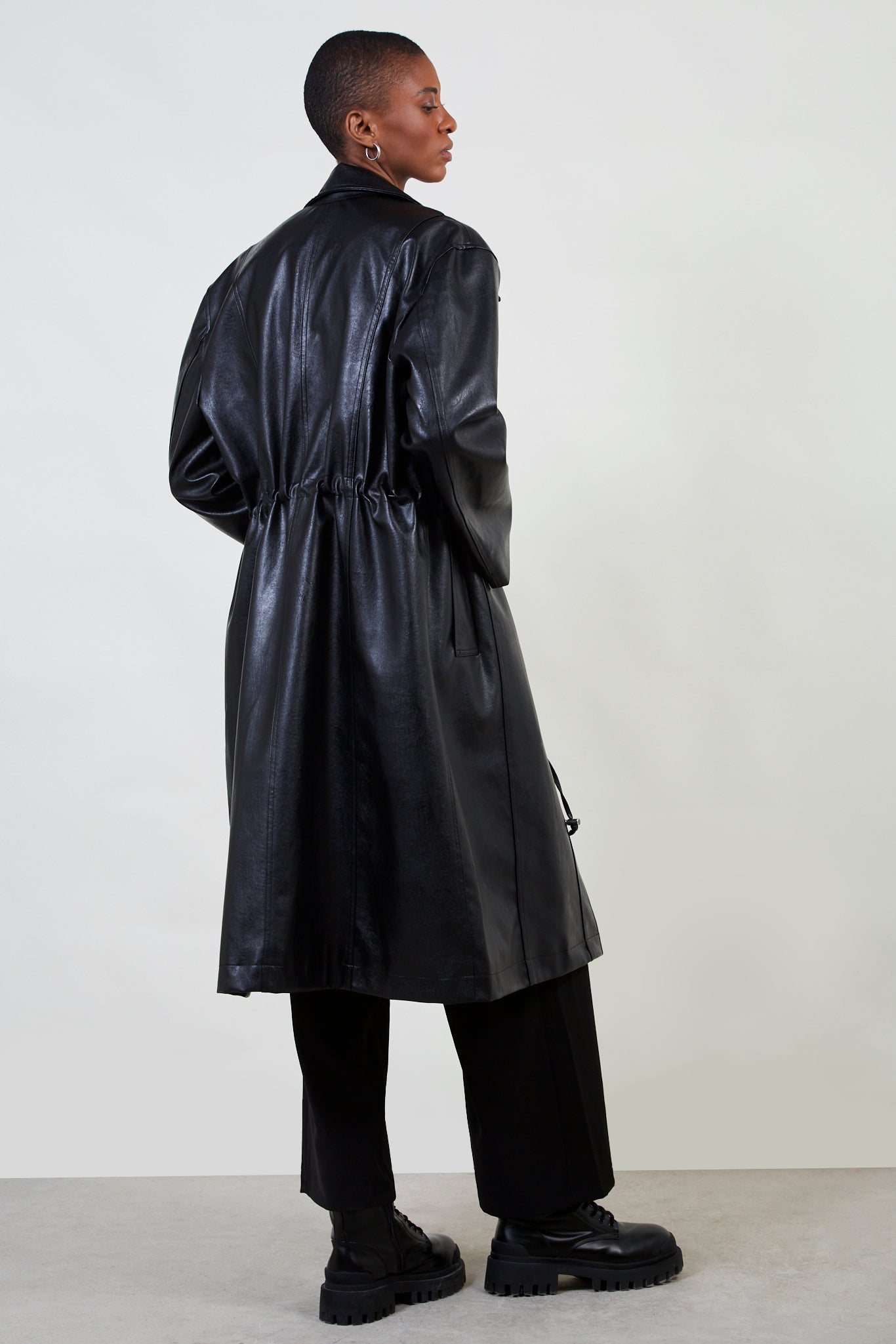 Black vegan leather long parka_2