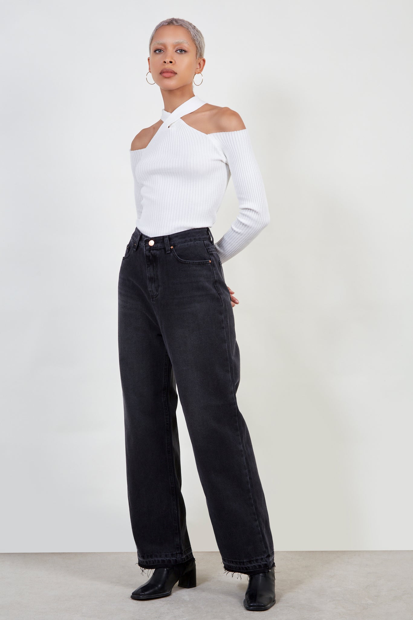 Black washed wide leg jeans_5