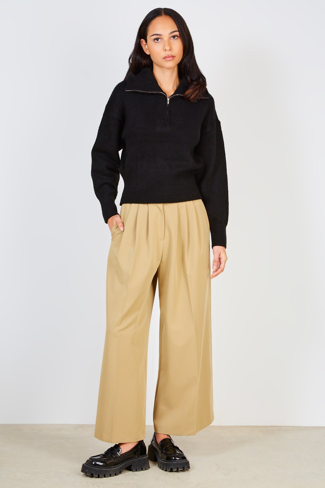 Black zip neck collared jumper_4