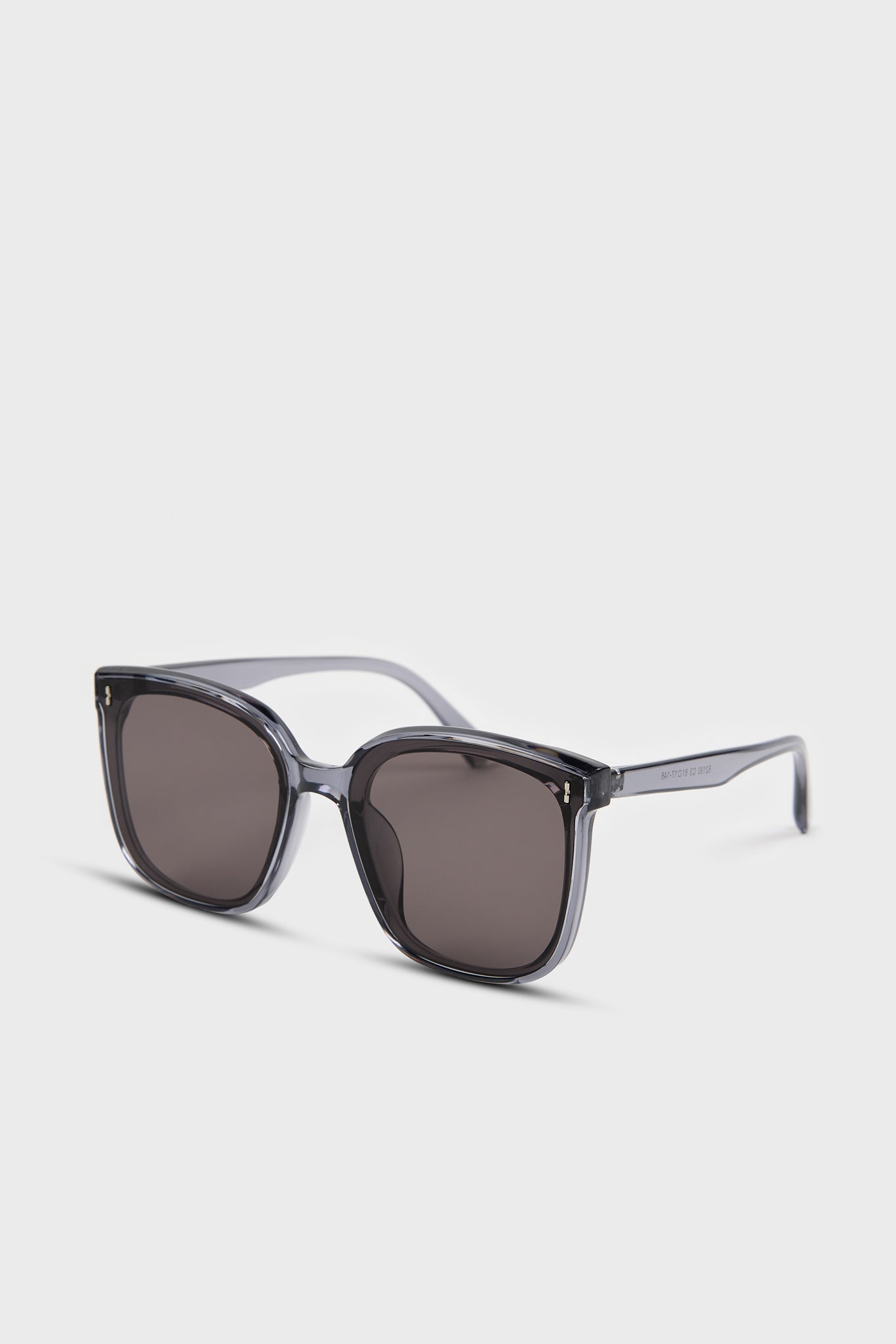 Blue and black contrast oversized sunglasses_4
