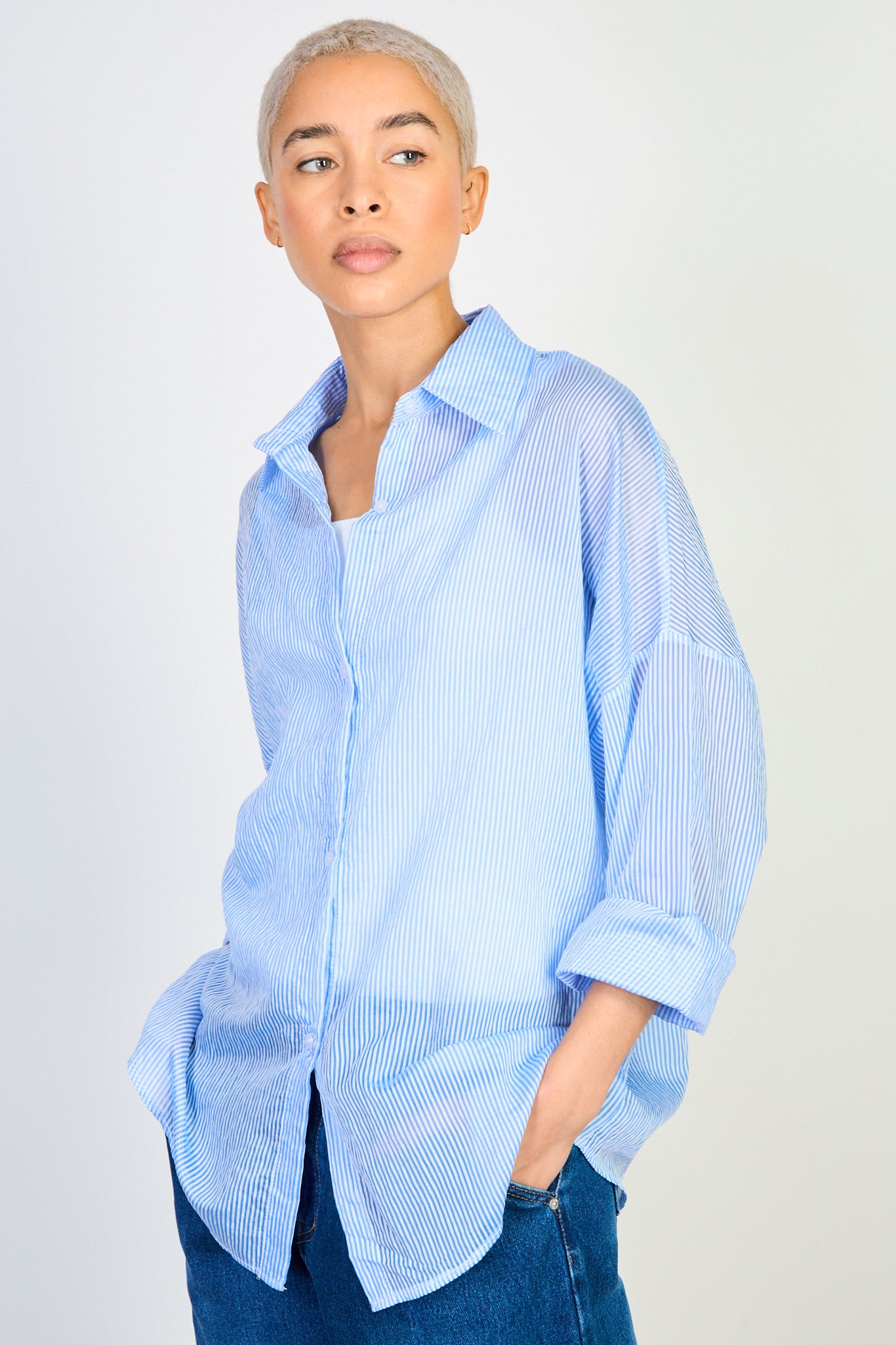 Blue and white thin striped relaxed fit shirt_1