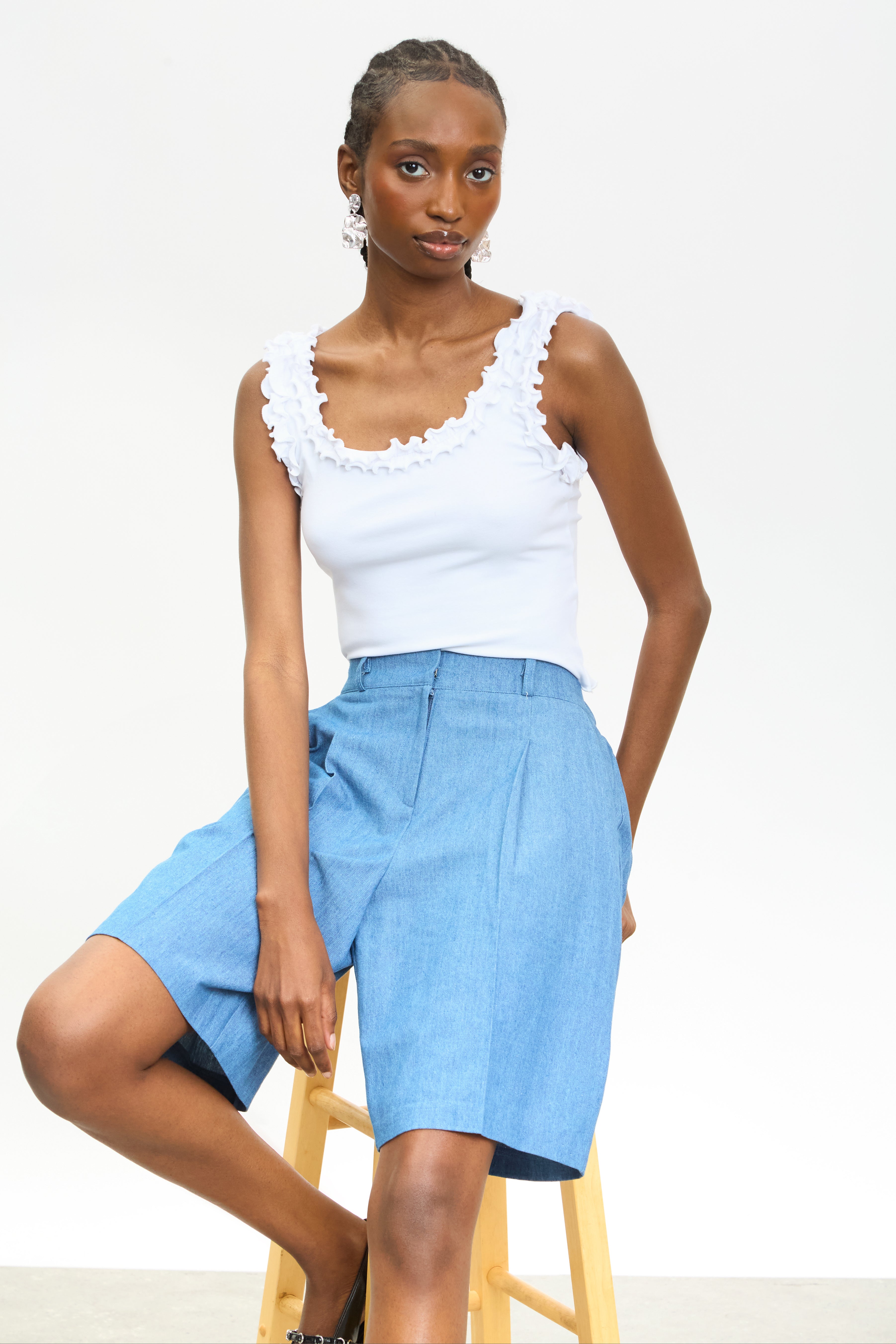Blue pleated tailored shorts_5