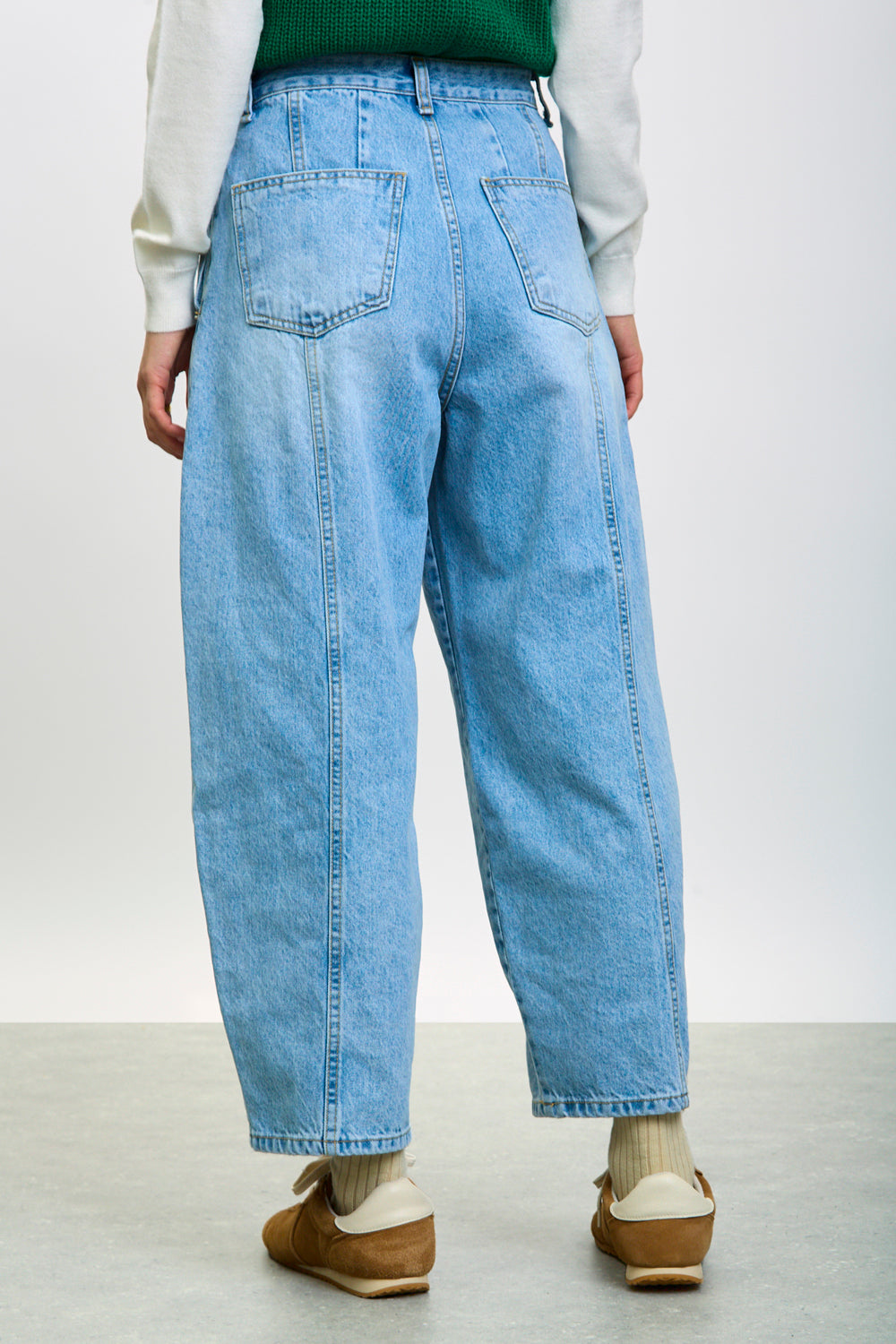 Blue seamed barrel leg jeans_2