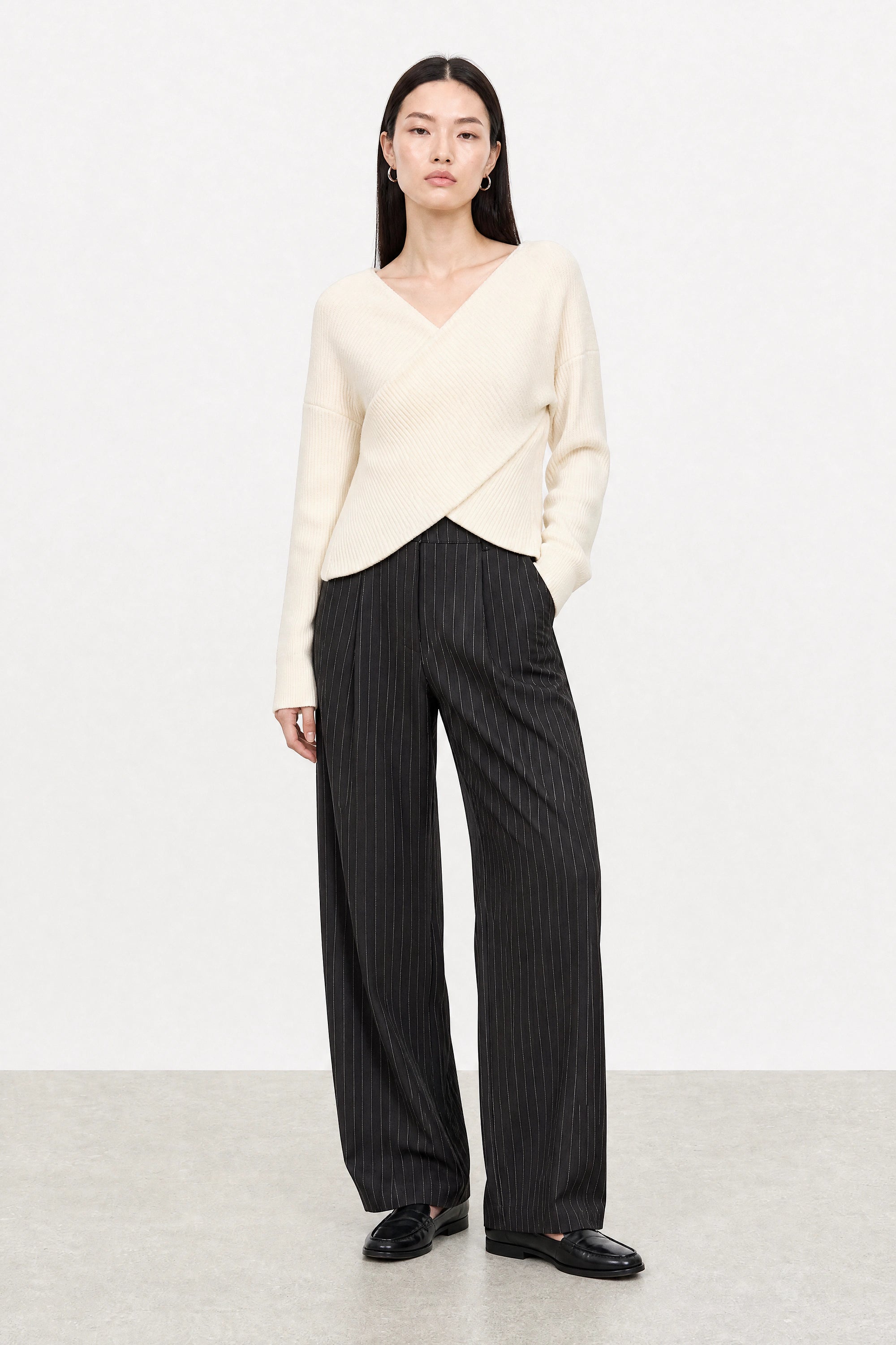Blue and ivory pinstriped tailored trousers_5