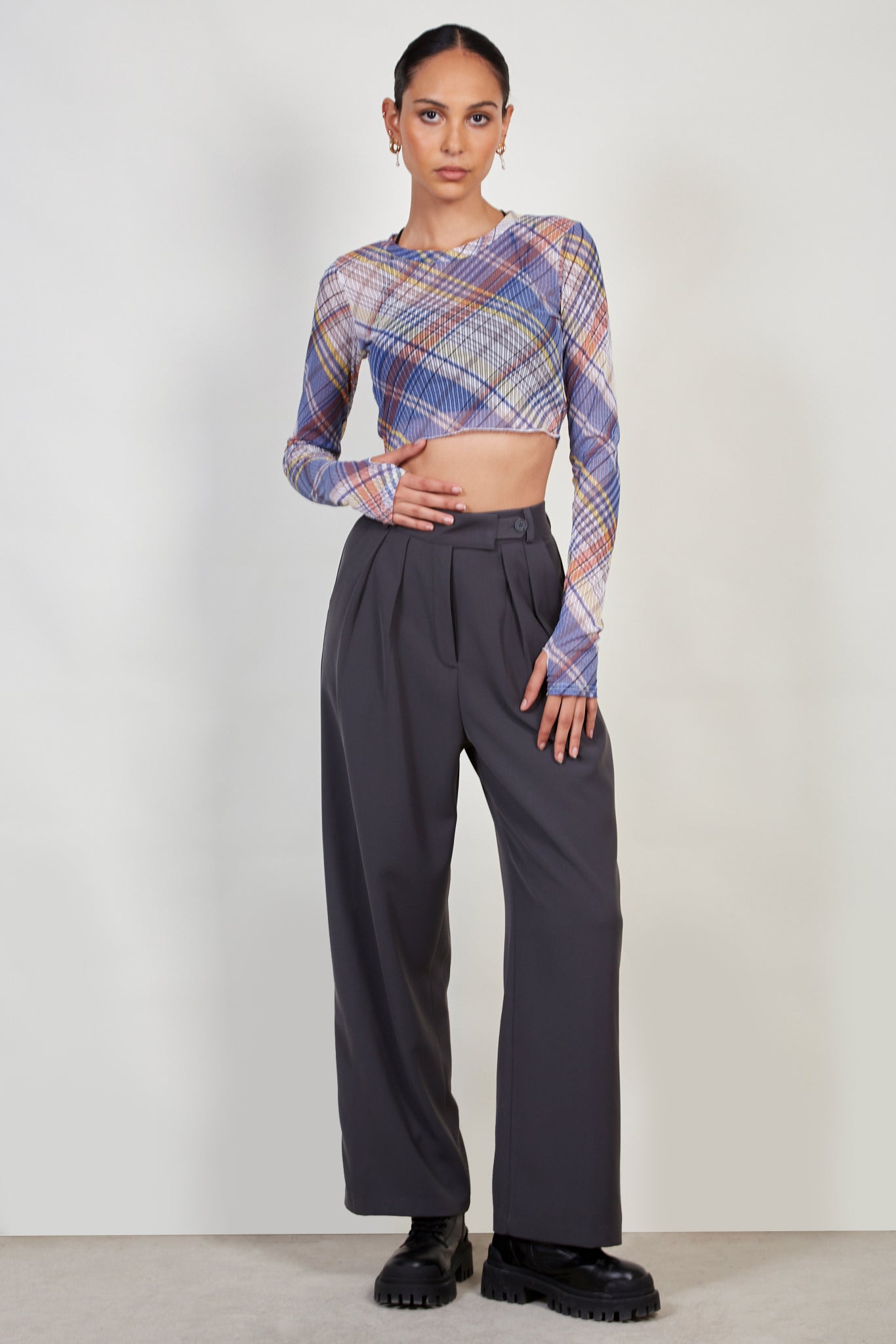 Blue plaid long sleeved top_2