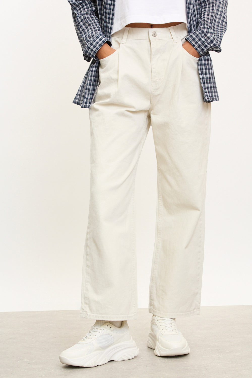 Bone white single pleat straight leg jeans_1