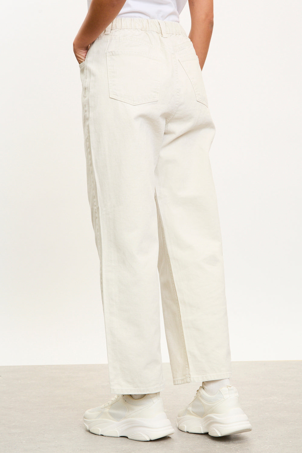 Bone white single pleat straight leg jeans_2