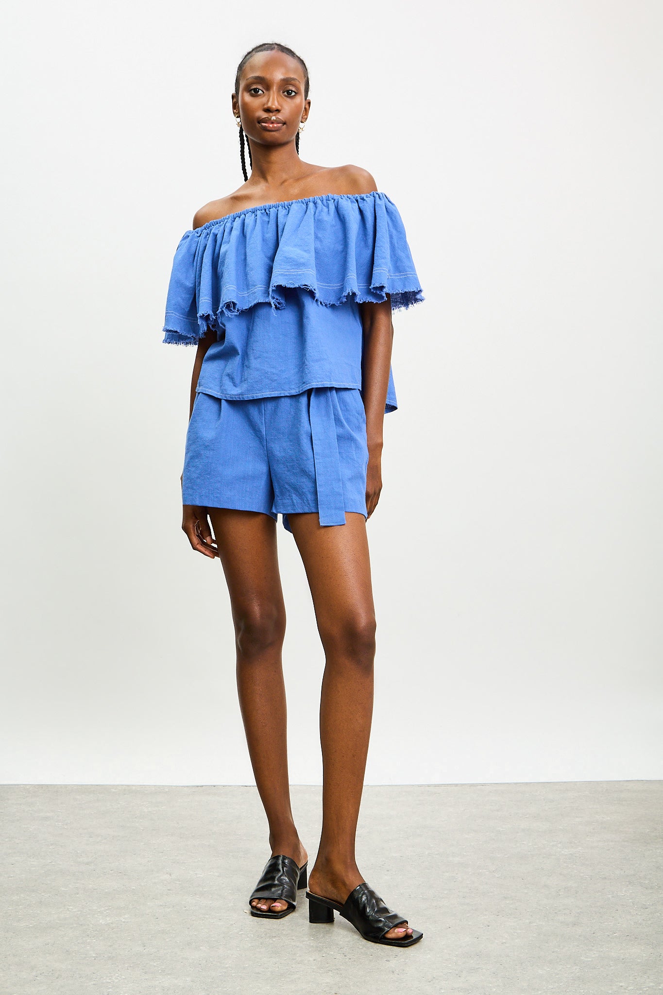 Bright blue smart belted shorts_4