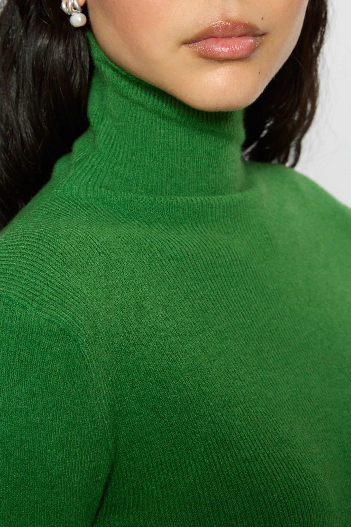 Bright green turtleneck knit top_3