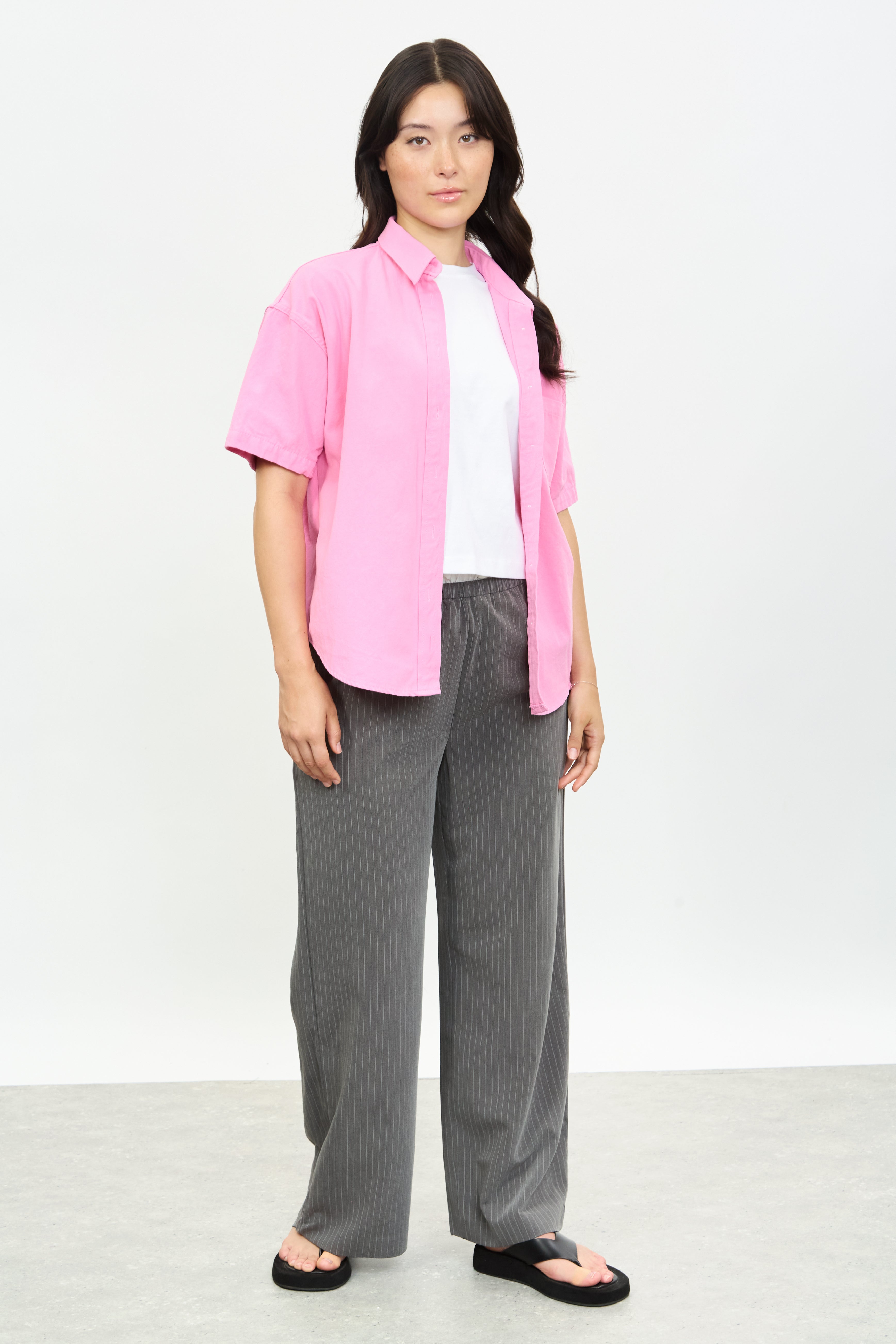 Bright pink pocket front short sleeve shirt_4