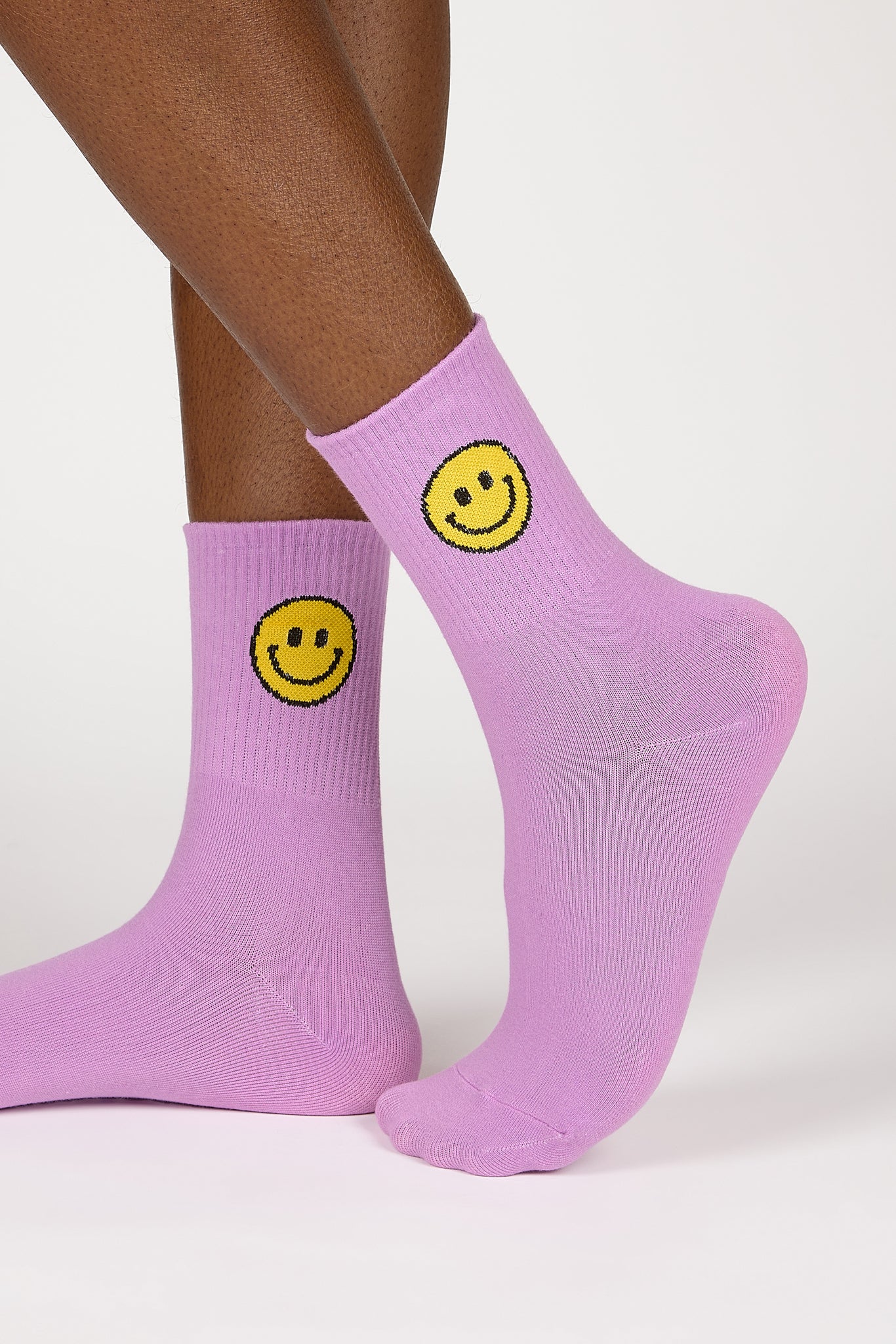 Bright purple smiley face socks_2
