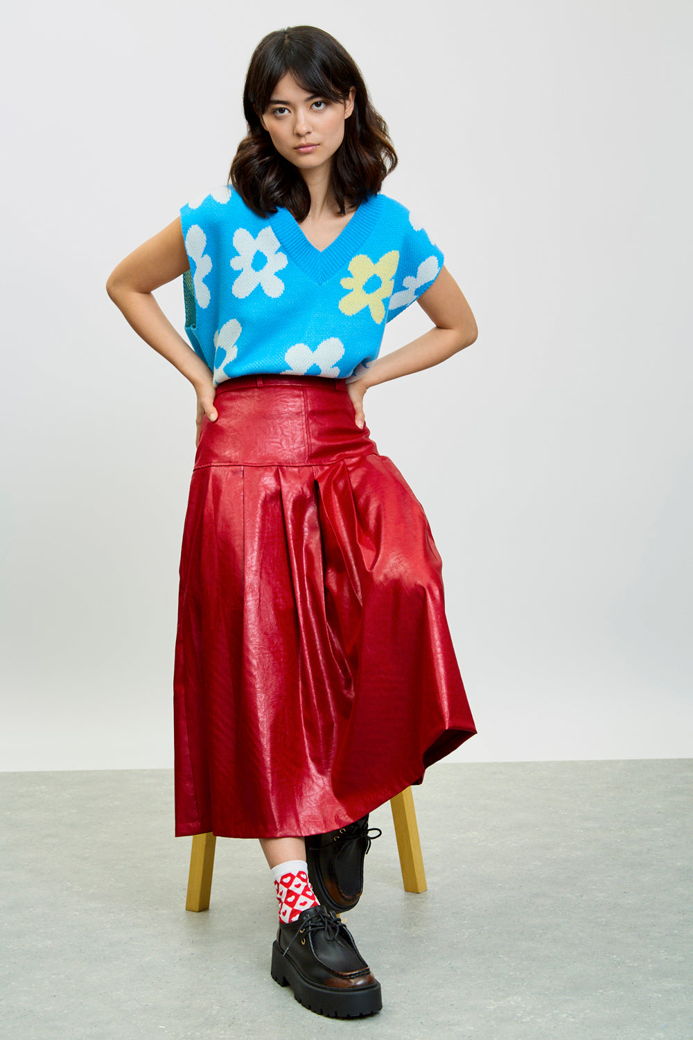 Bright red vegan leather pleated skirt_5