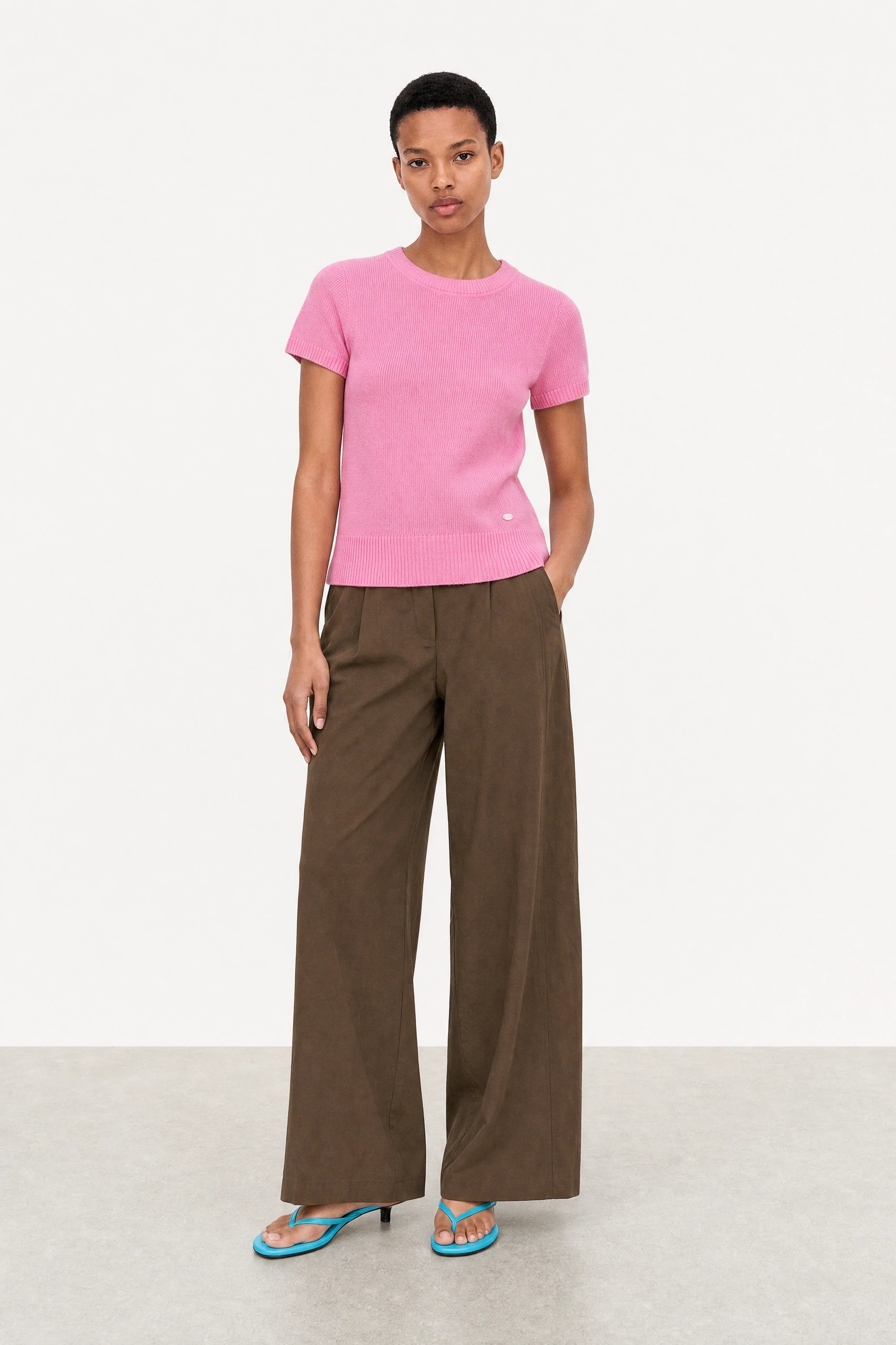 Bright pink thin ribbed tiered knit tee_4