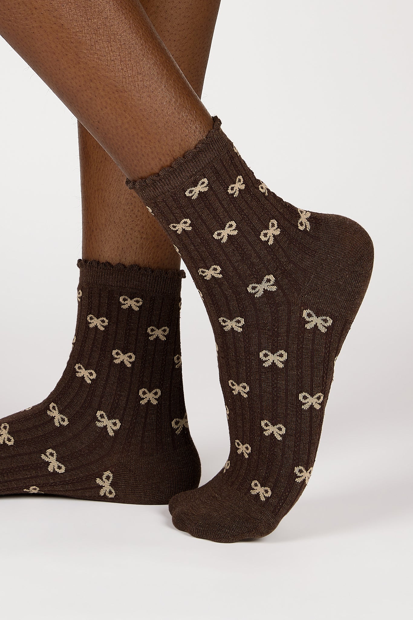 Brown and beige tiny ribbon socks_1