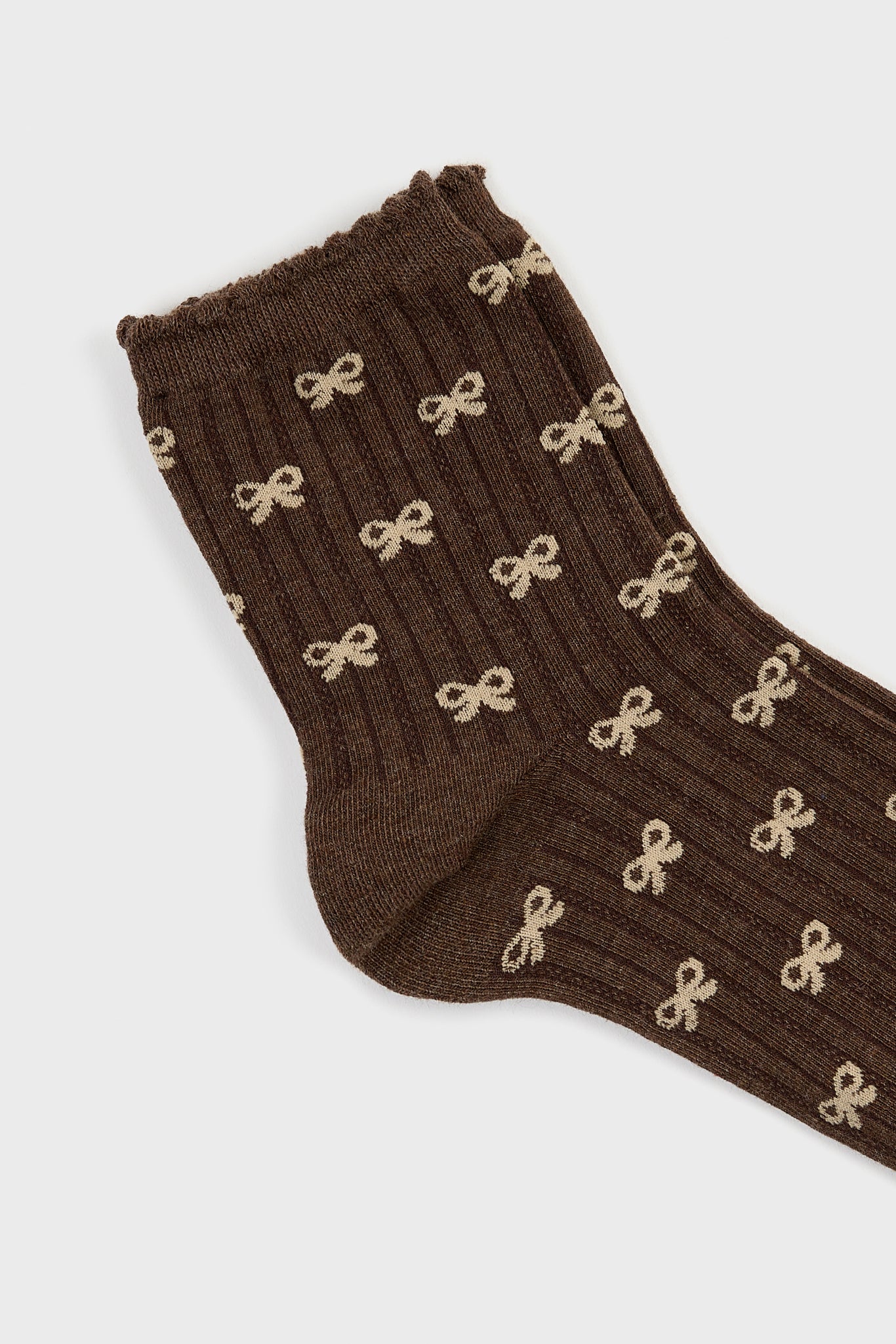 Brown and beige tiny ribbon socks_4
