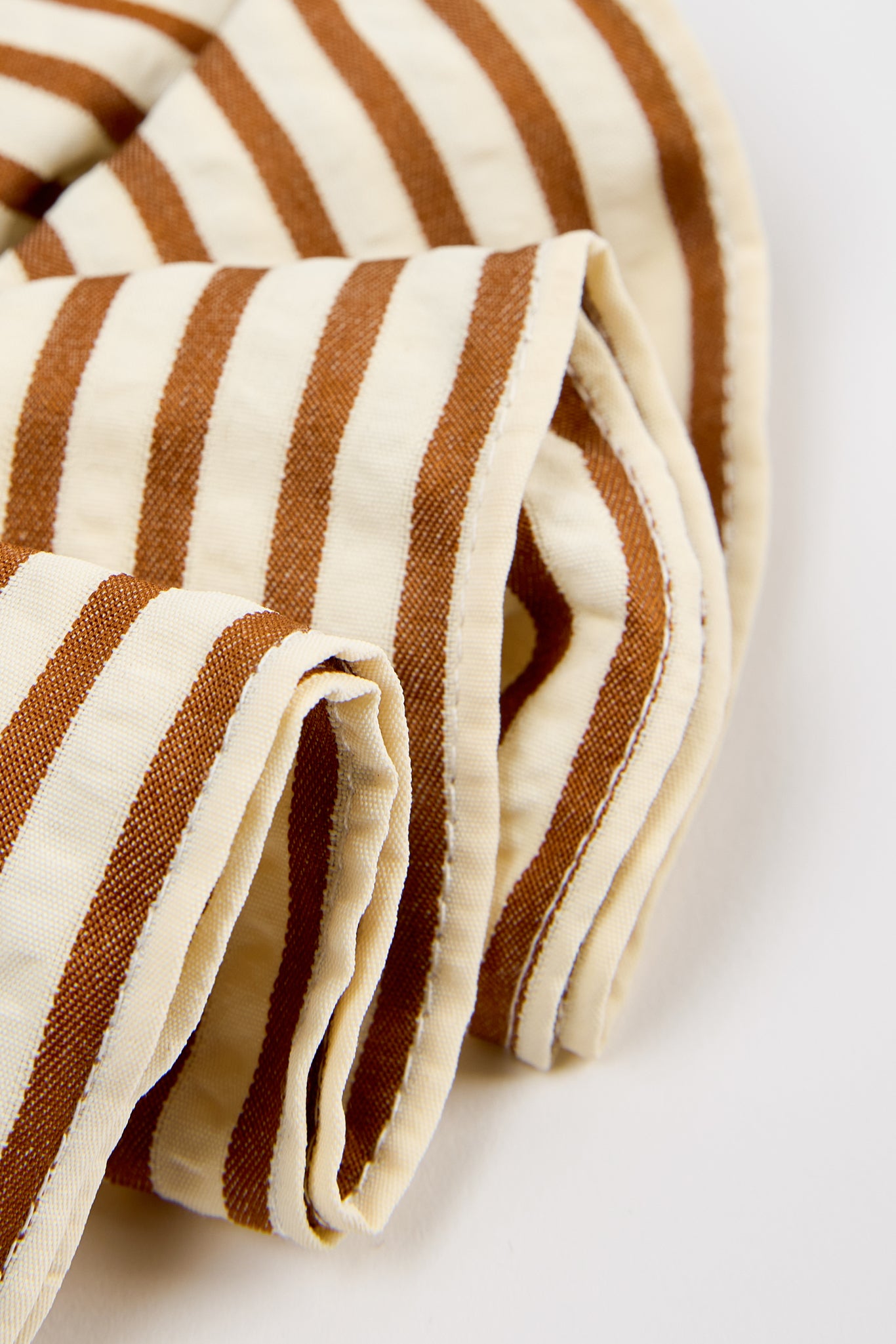 Brown and ivory textured stripe scrunchie_2
