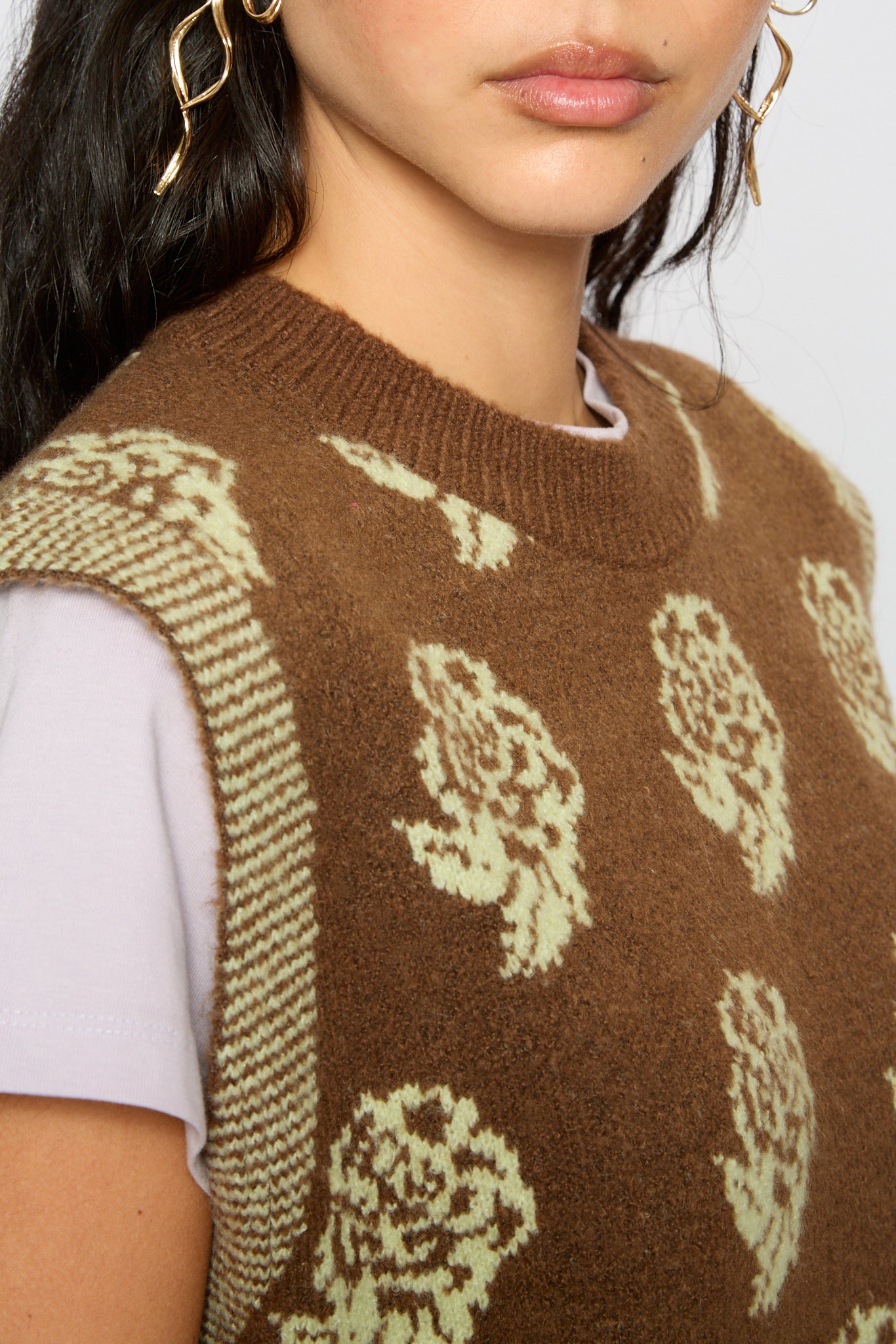 Brown and yellow intarsia rose sweater vest_3