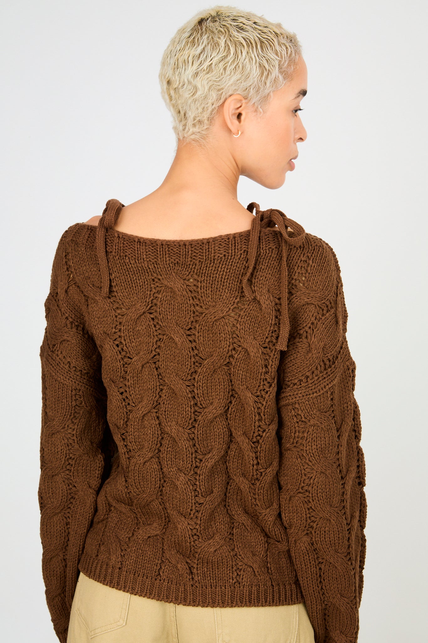 Brown cable knit tie shoulder jumper_2