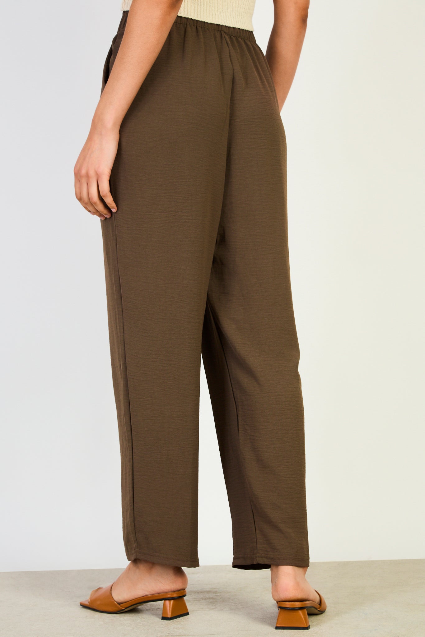 Brown crinkled relaxed trousers_2
