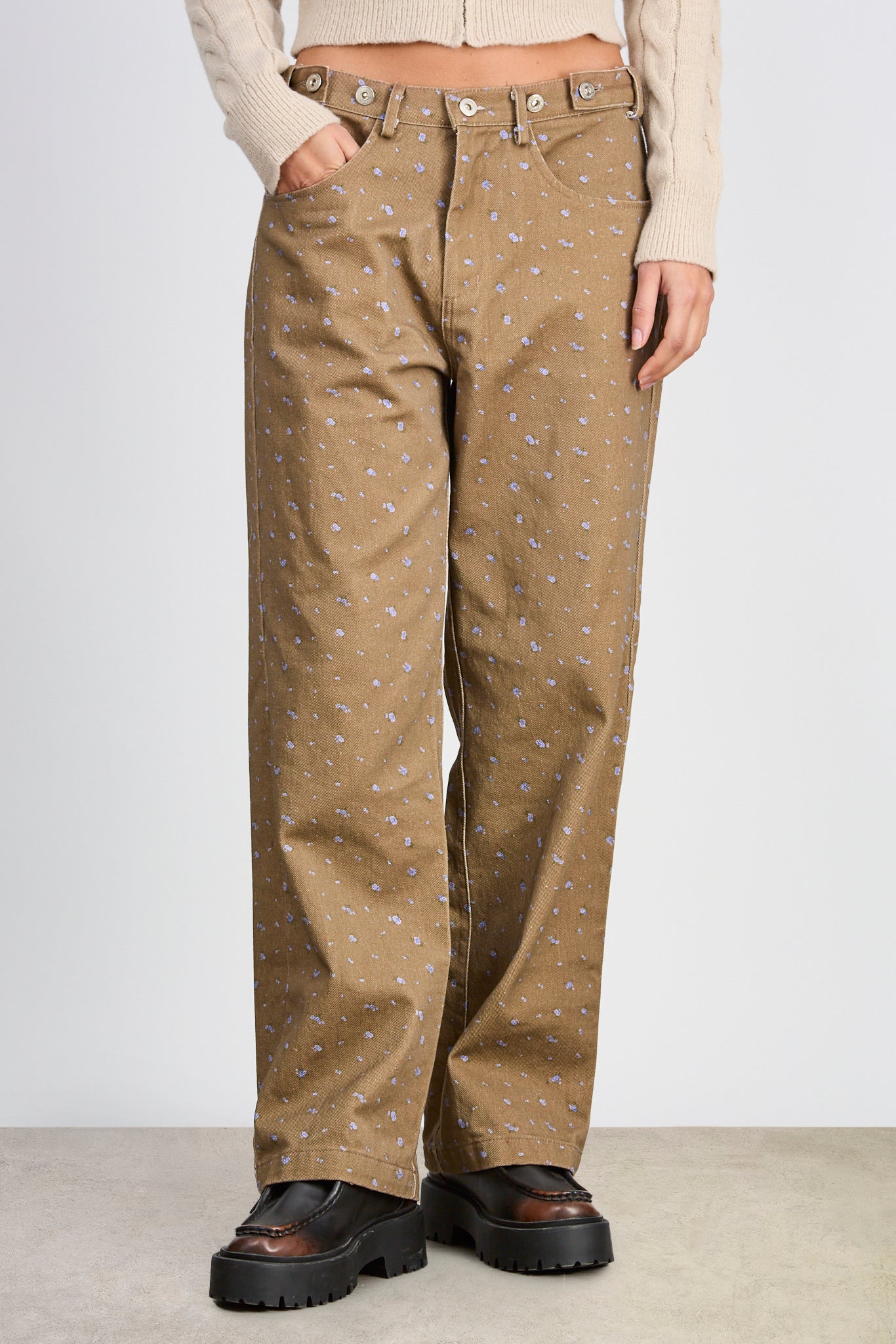 Brown floral print adjustable waist double button jeans_1