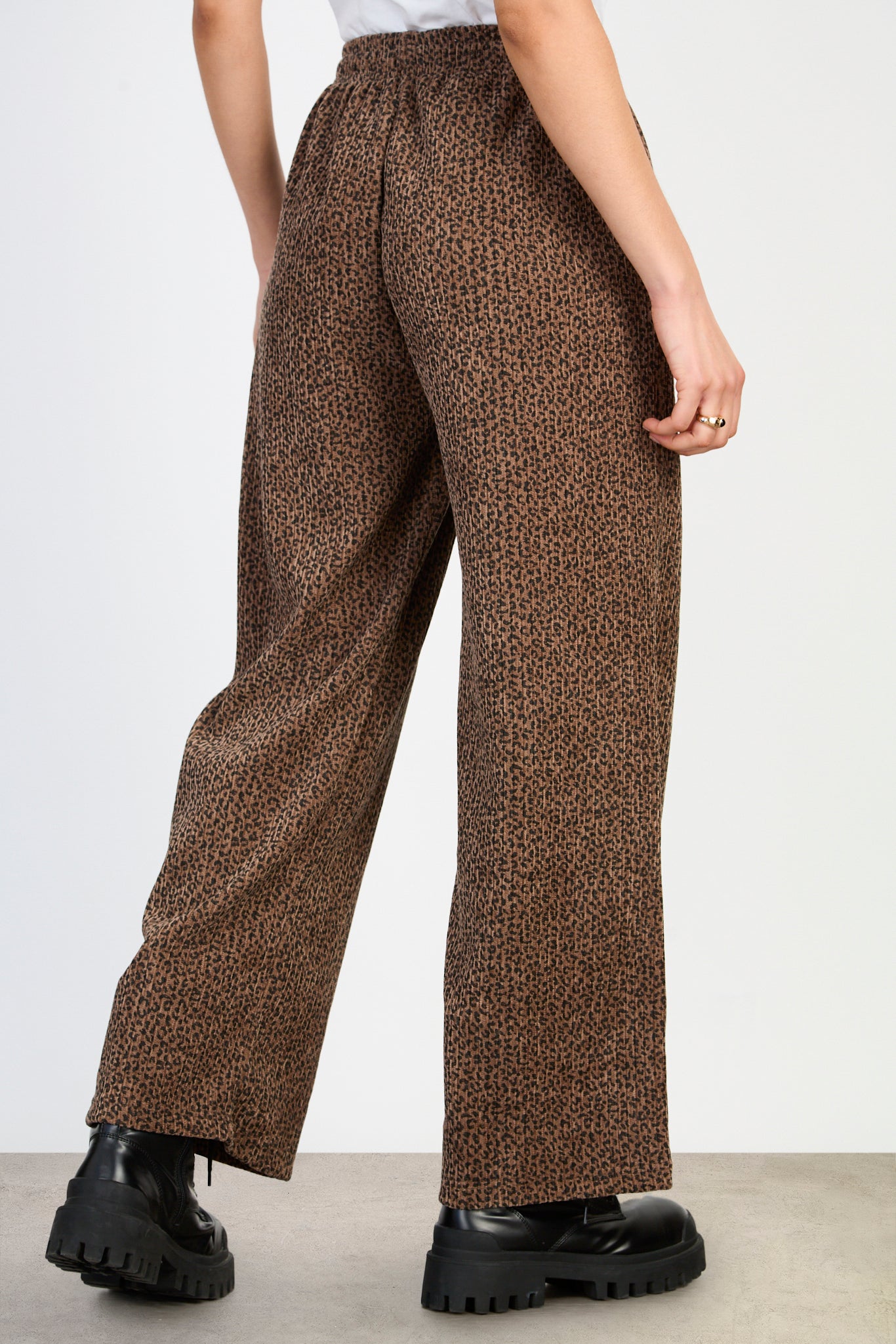 Brown leopard drawstring trousers_2
