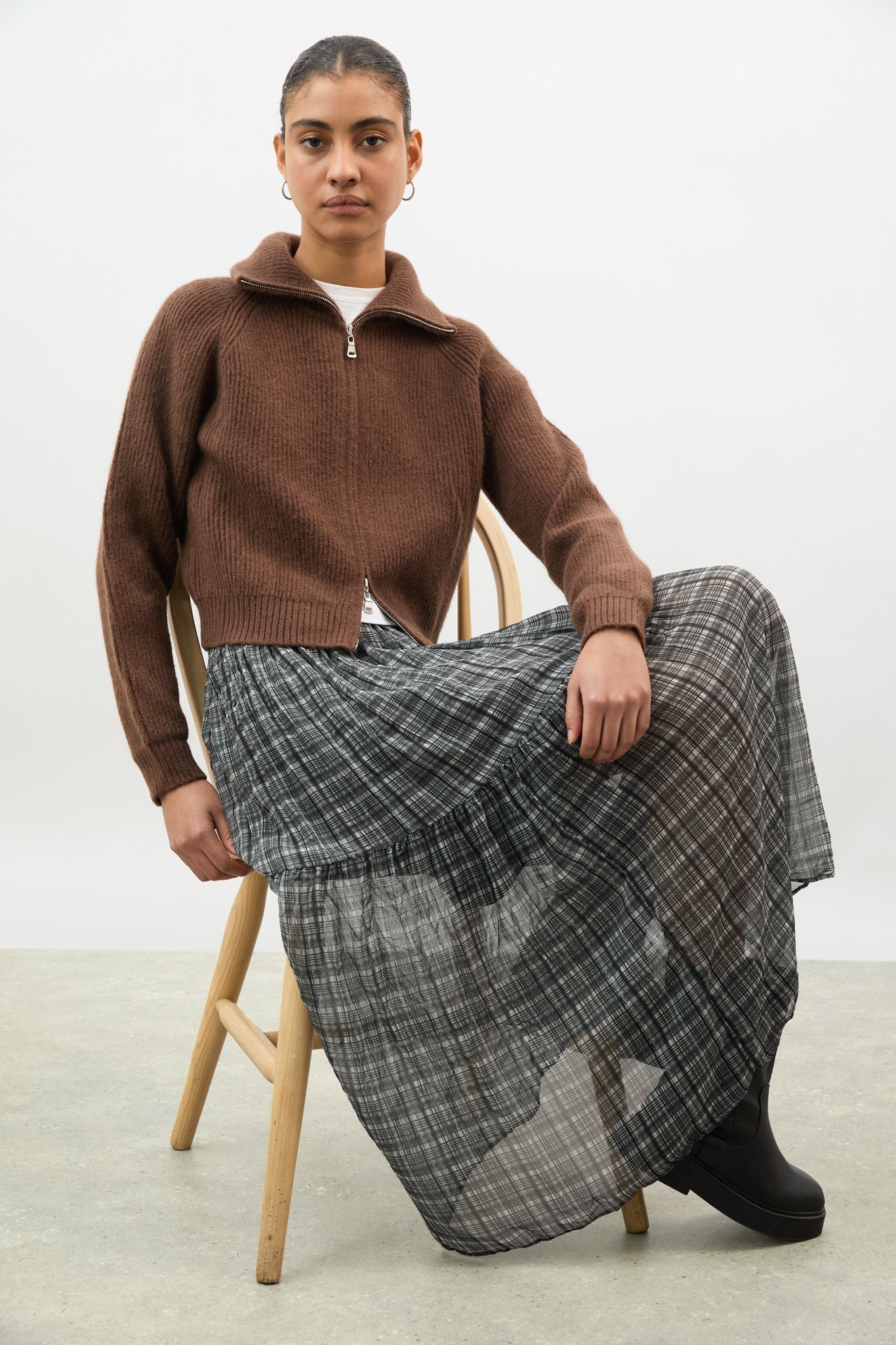 Brown wool blend ribbed wide collar cardigan_5