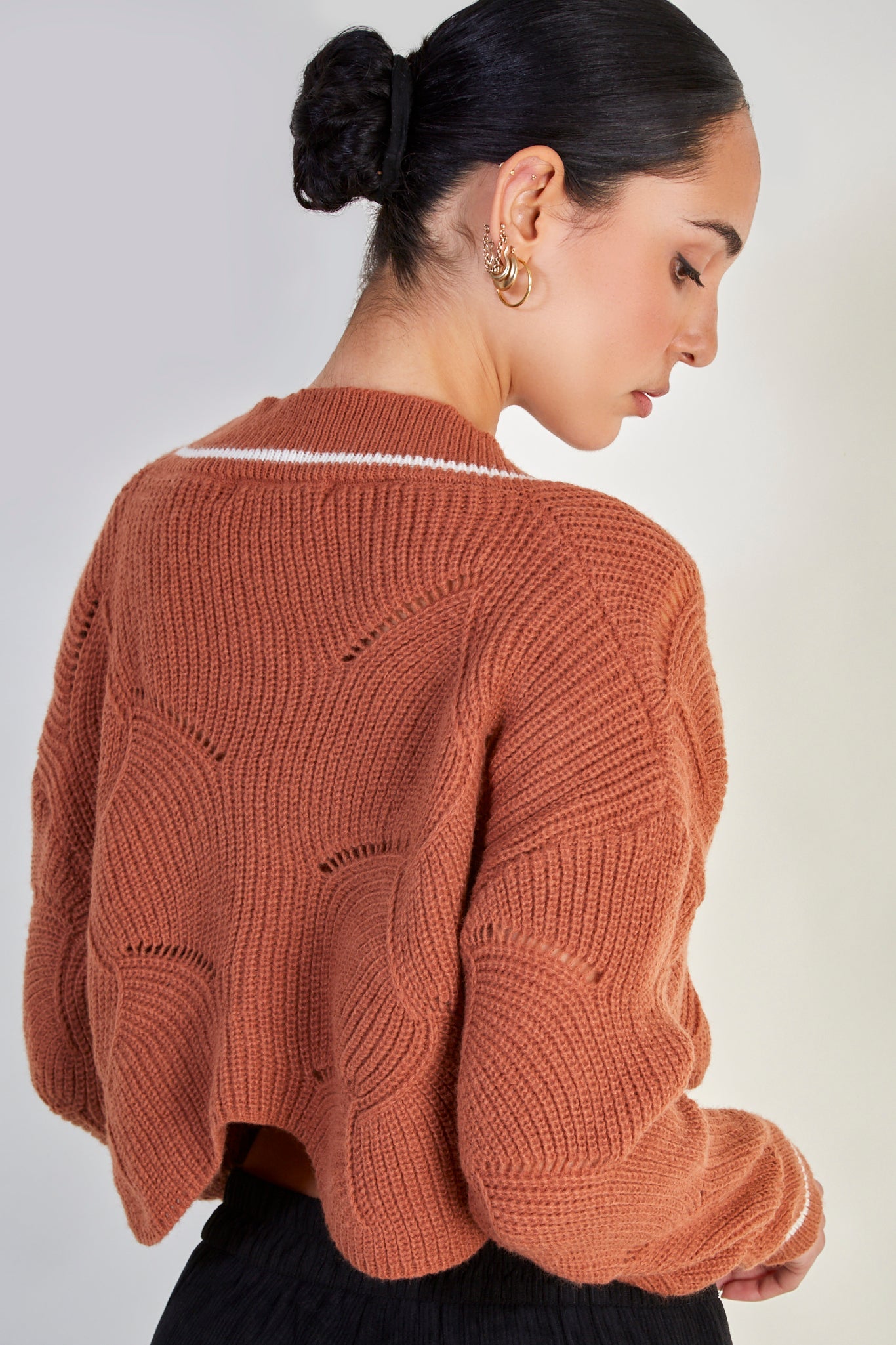 Brown and white trim textured cardigan_3