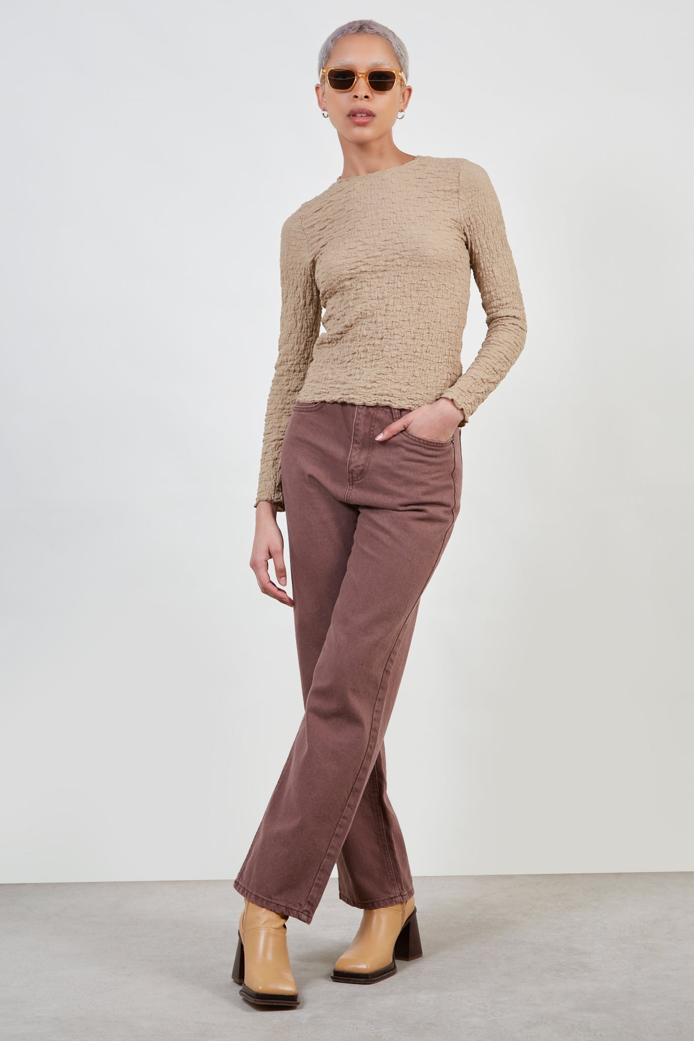 Beige crinkled fitted tee_2