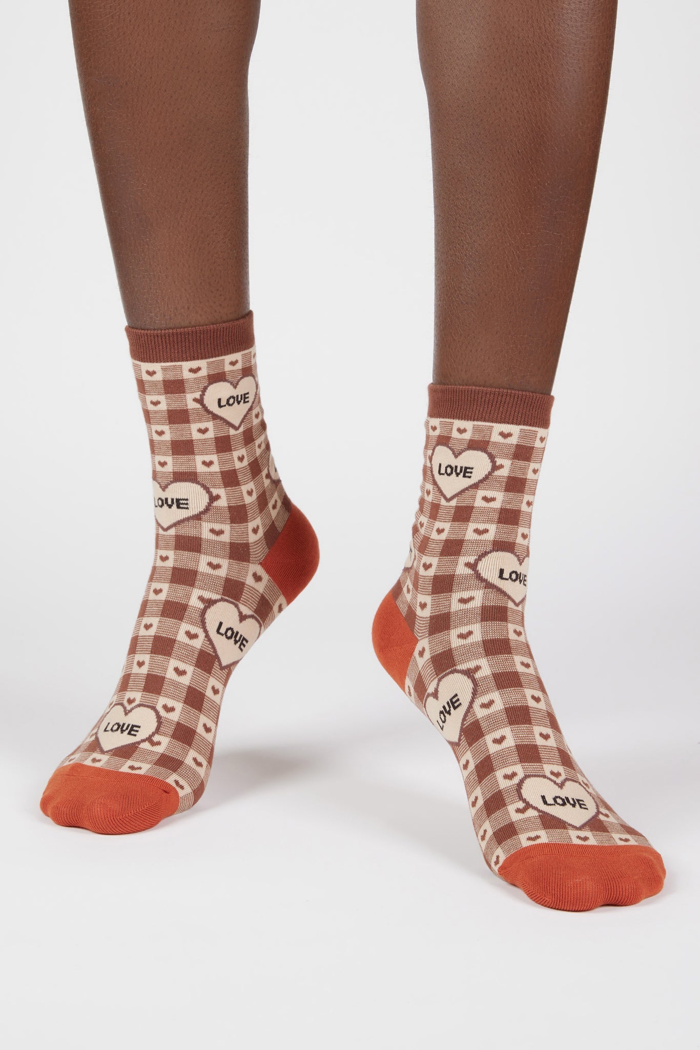 Brown heart checks LOVE hearts socks_4