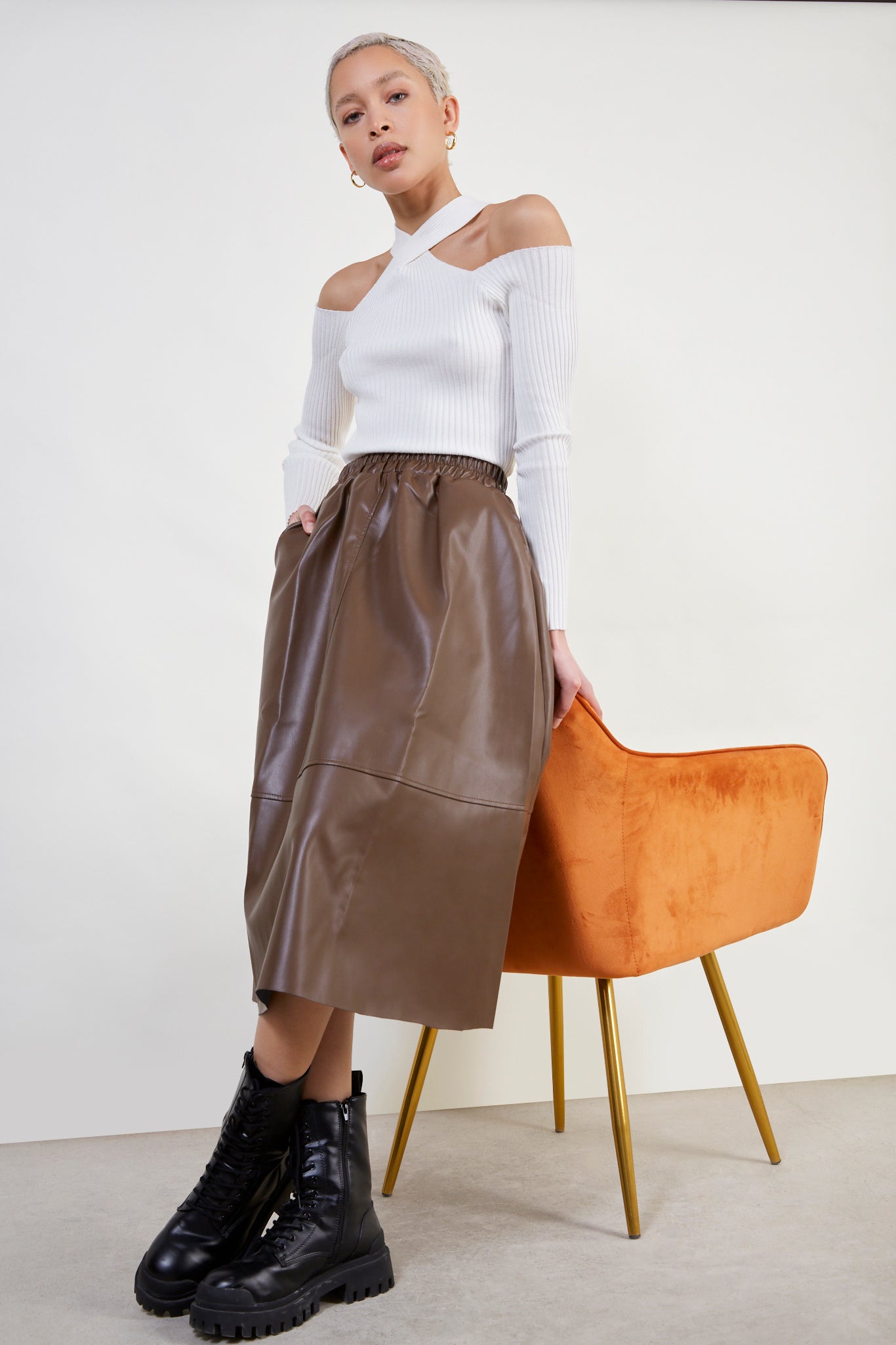 Brown vegan leather midi skirt_5