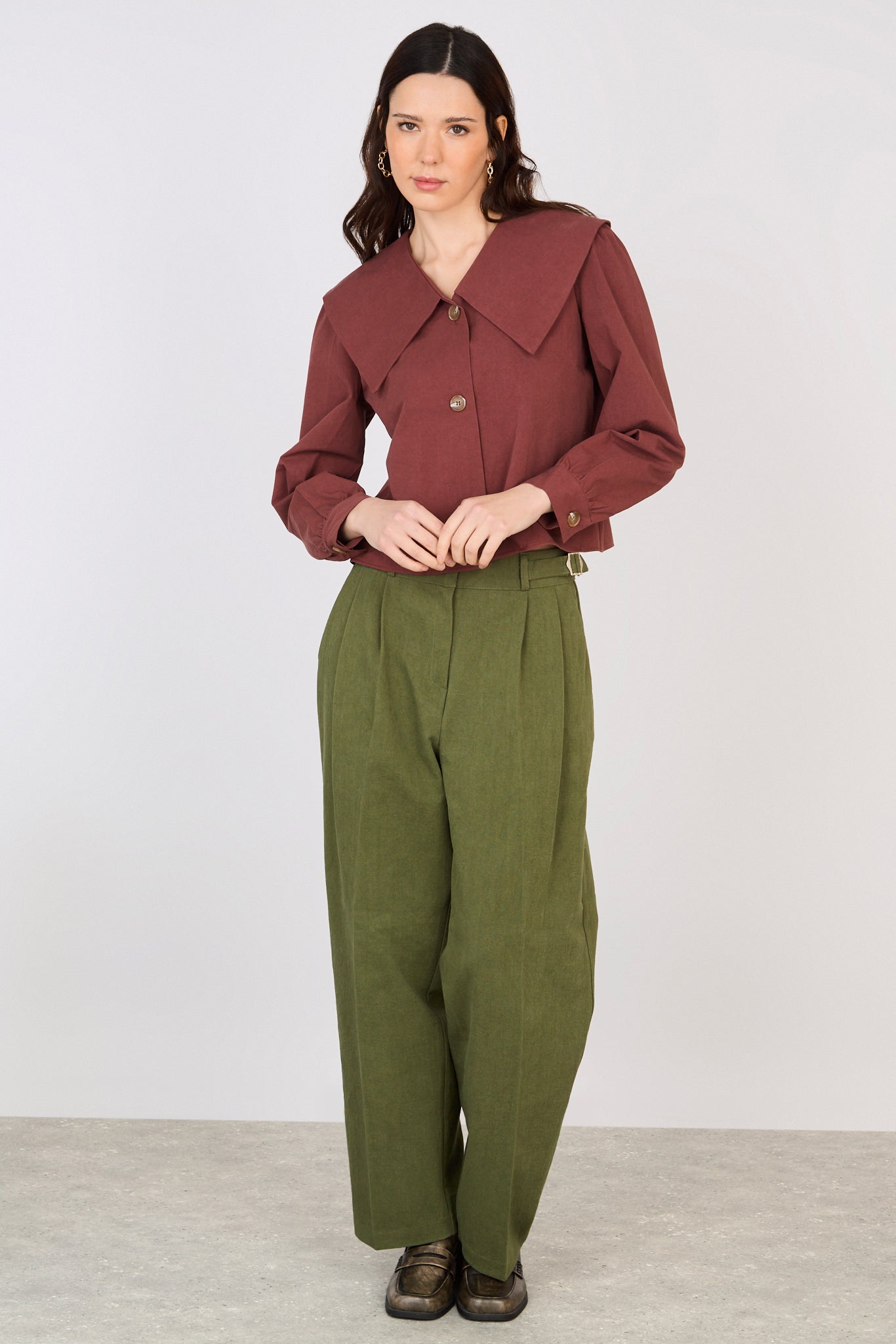 Burgundy pointed giant collar shirt_4