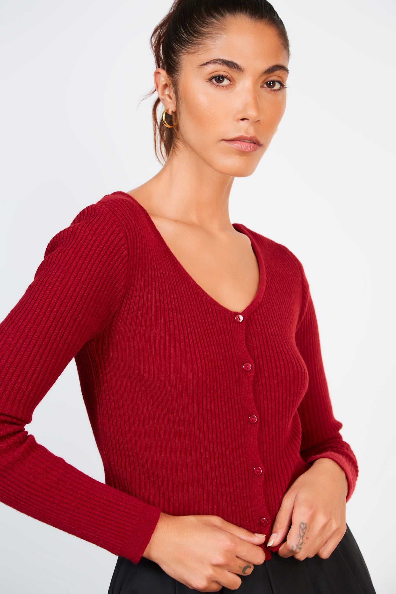 Burgundy ribbed wool blend V knit cardigan_1