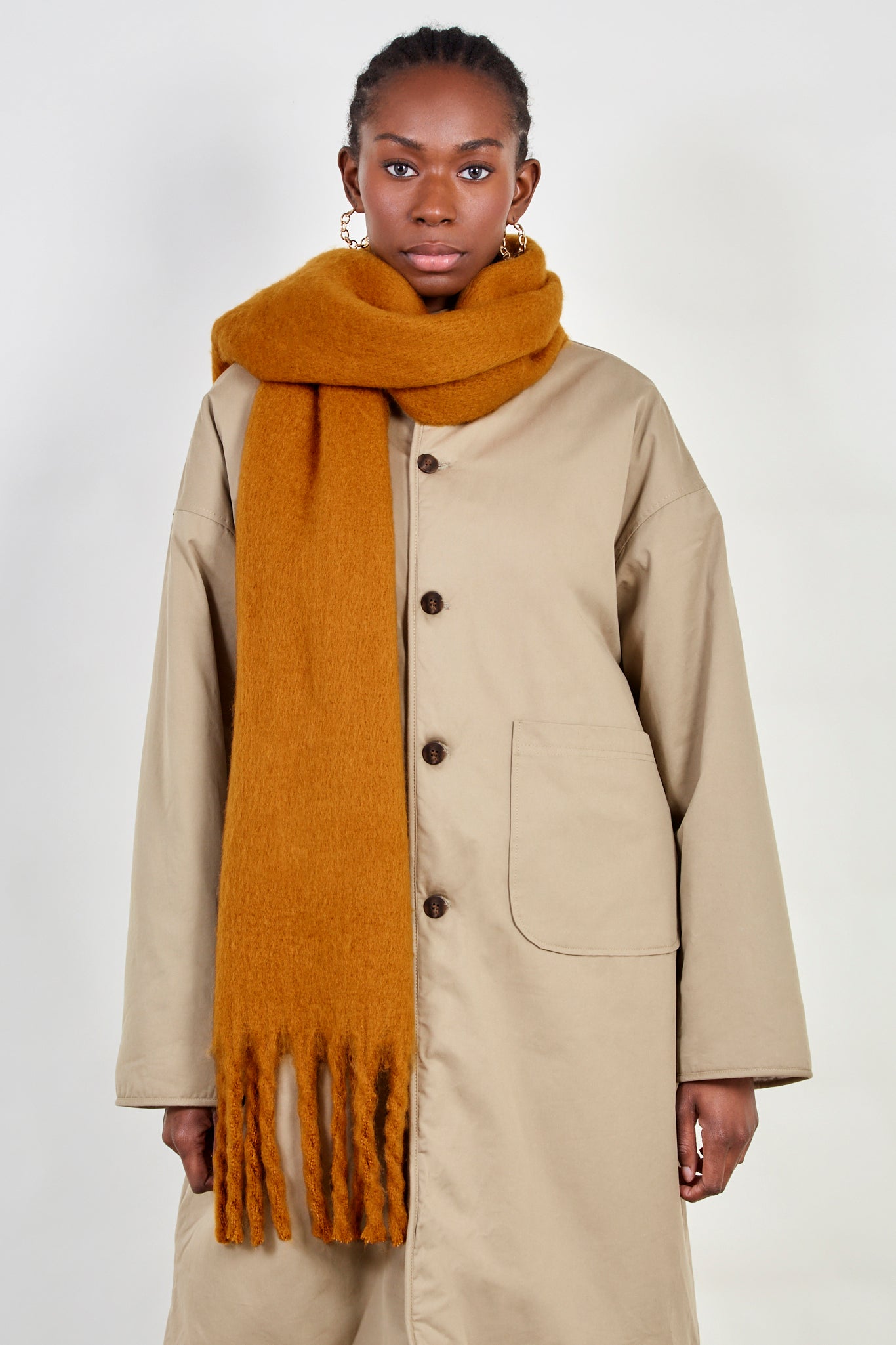 Camel fuzzy thick scarf_3