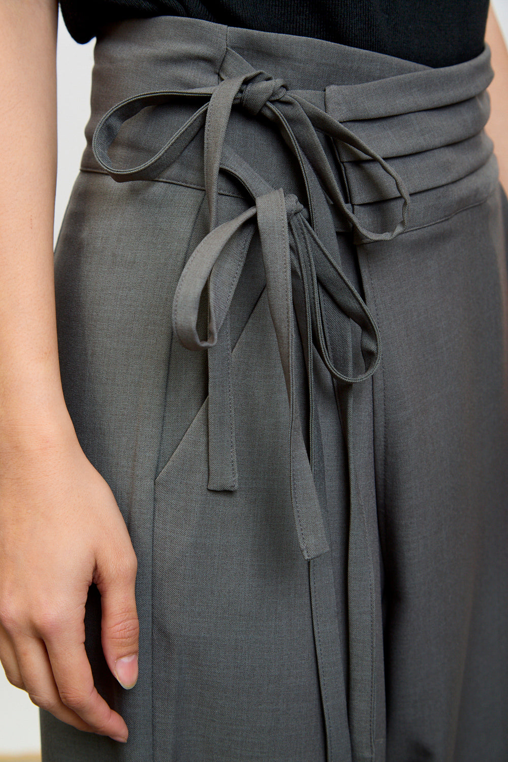 Charcoal asymmetric tie up trousers_3