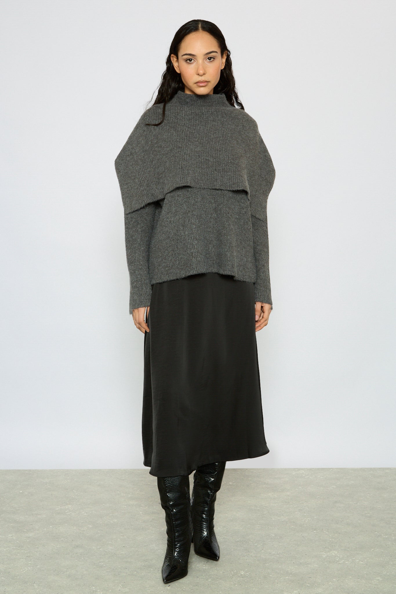 Charcoal double layered mock neck jumper_5