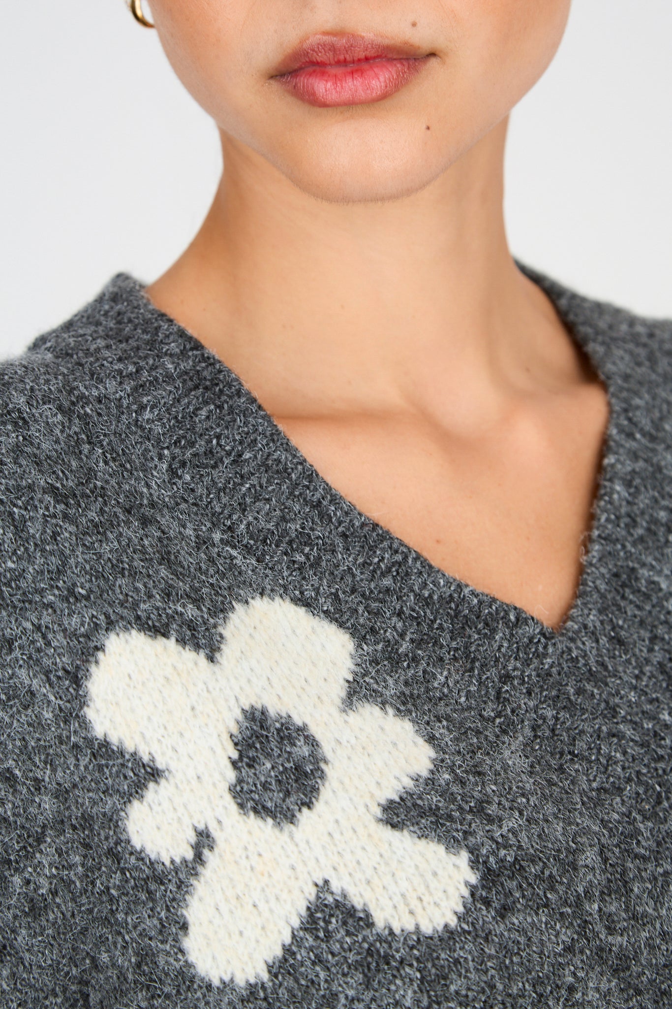 Charcoal graphic floral wool alpaca blend sweater vest_3