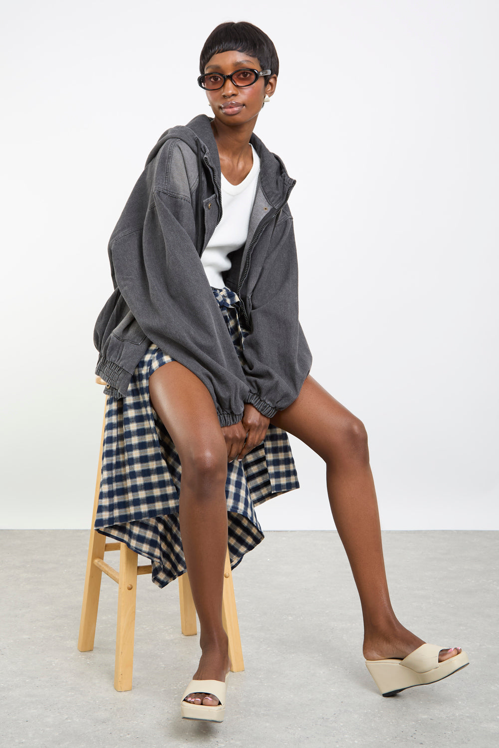 Charcoal hooded denim jacket_5