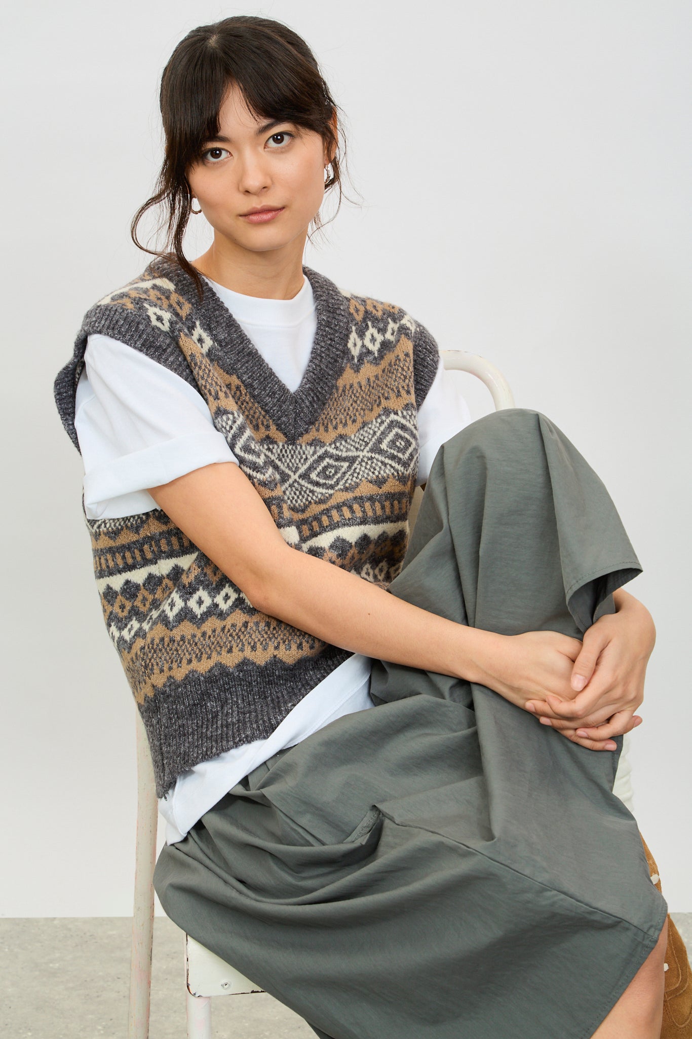 Charcoal ivory and beige Fair Isle vest_5