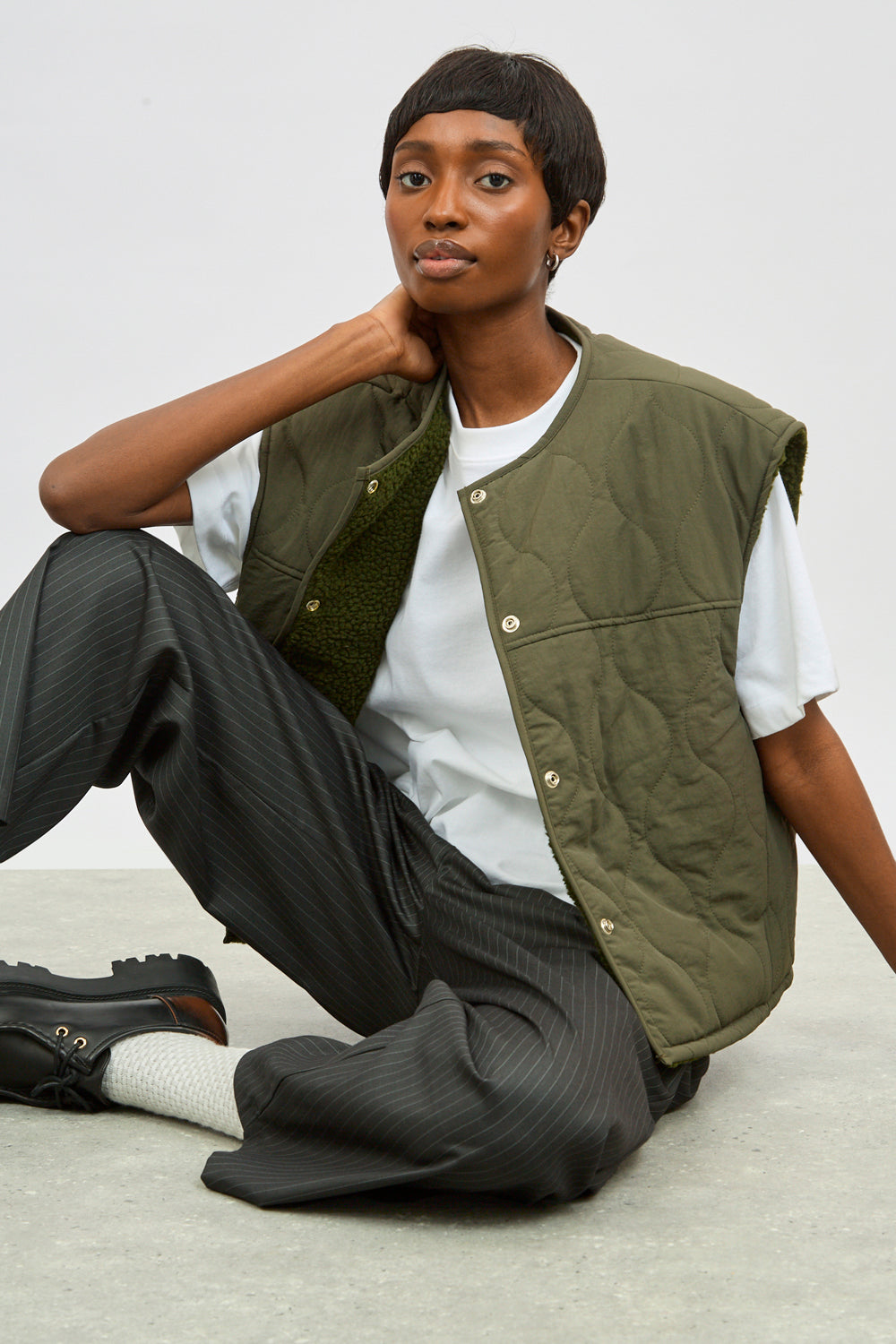 Charcoal teddy lined quilted gilet_5