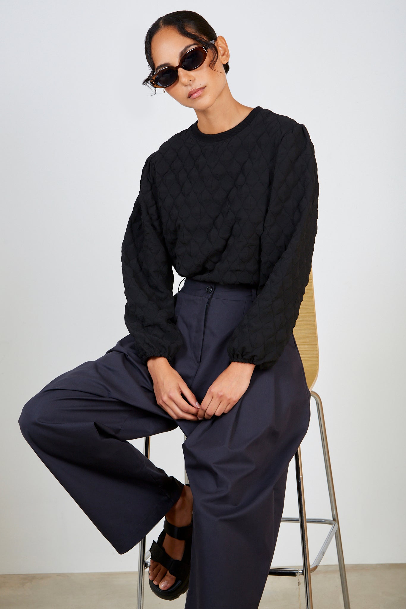 Navy multipleat trousers_5