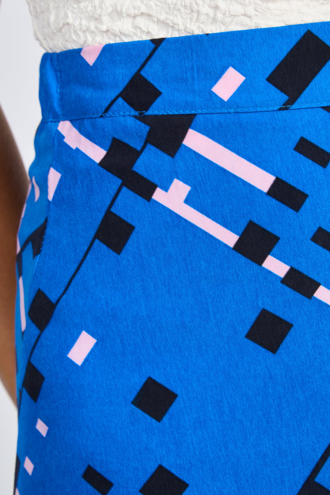 Cobalt black and pink graphic print tiered maxi skirt_3