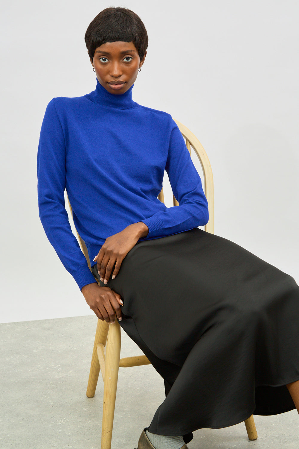 Cobalt blue thin knit turtleneck_5
