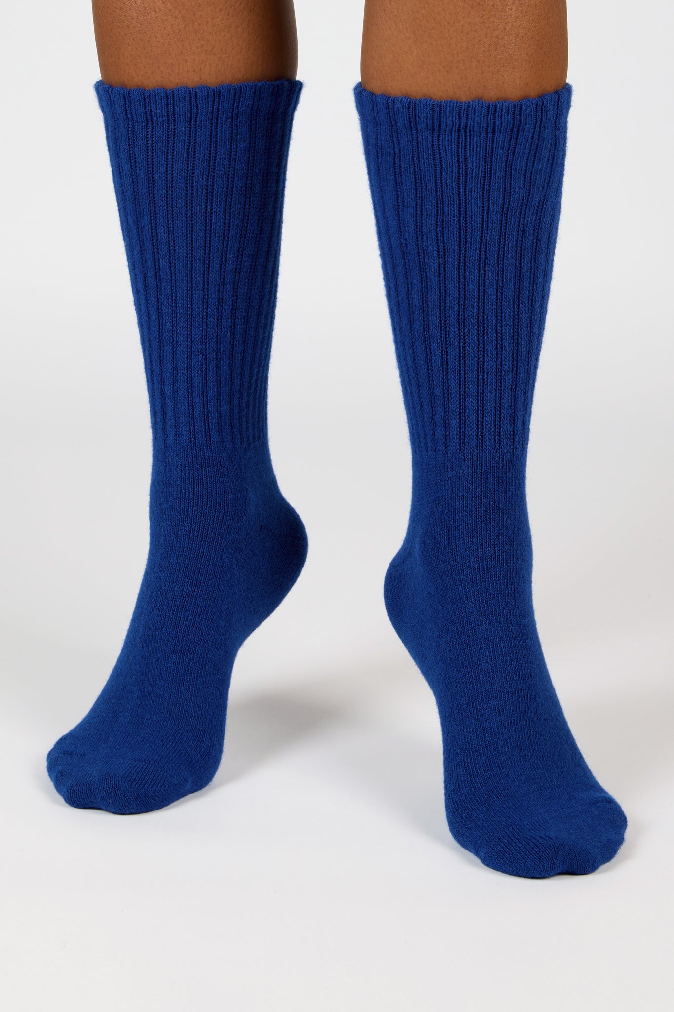 Cobalt blue wool blend ribbed fuzzy socks_4