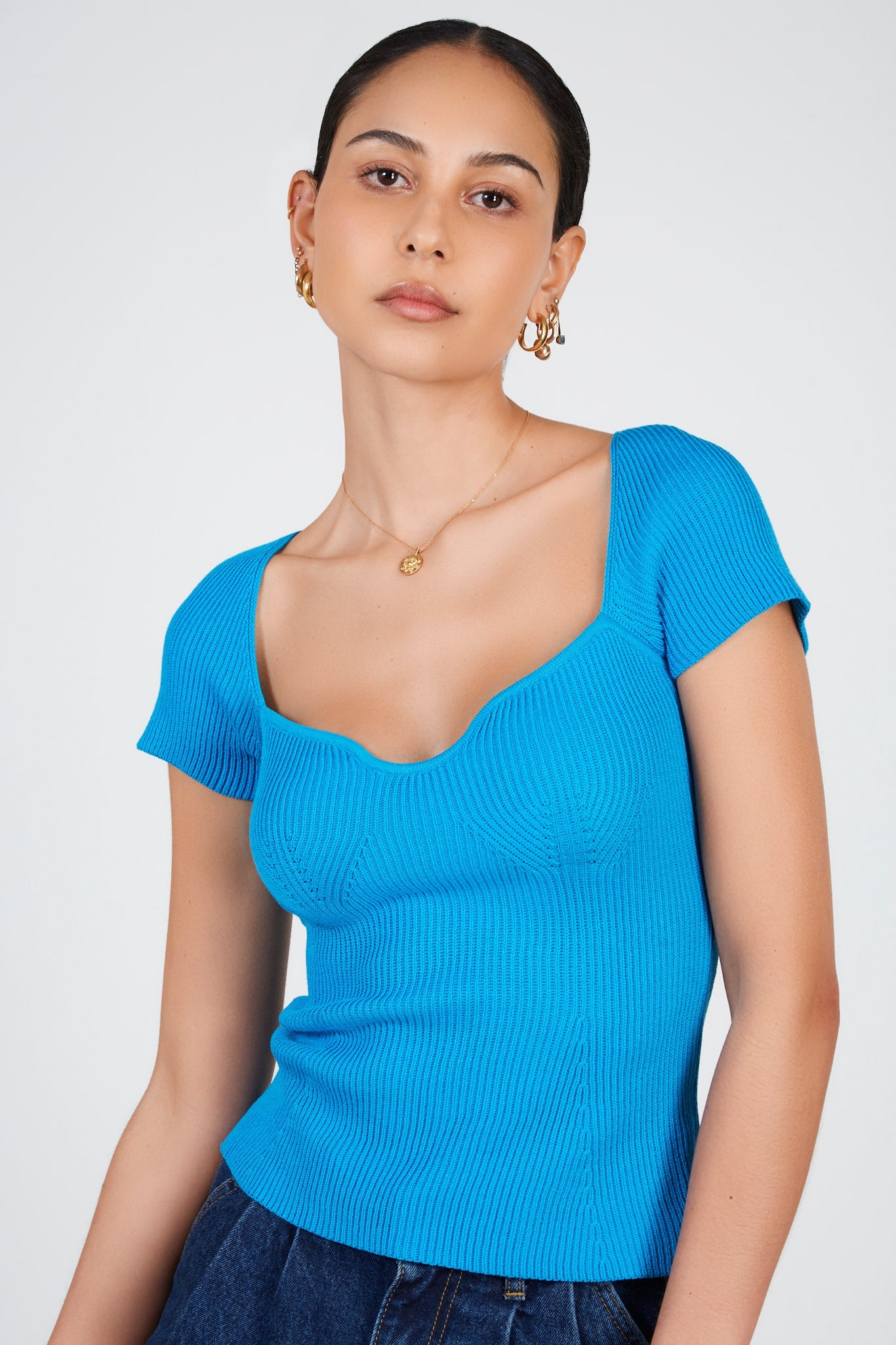 Cobalt ribbed shaped knit tee_1