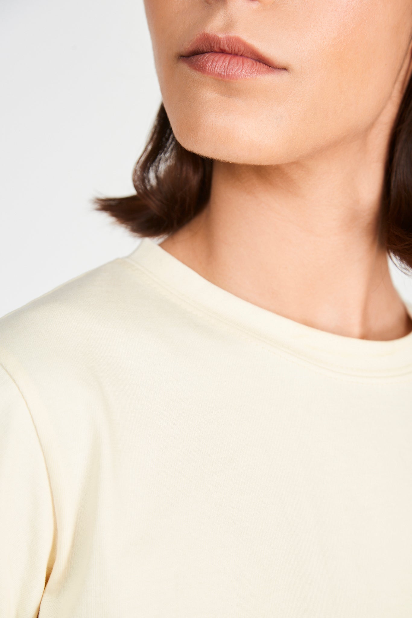 Cream crew neck t-shirt_3