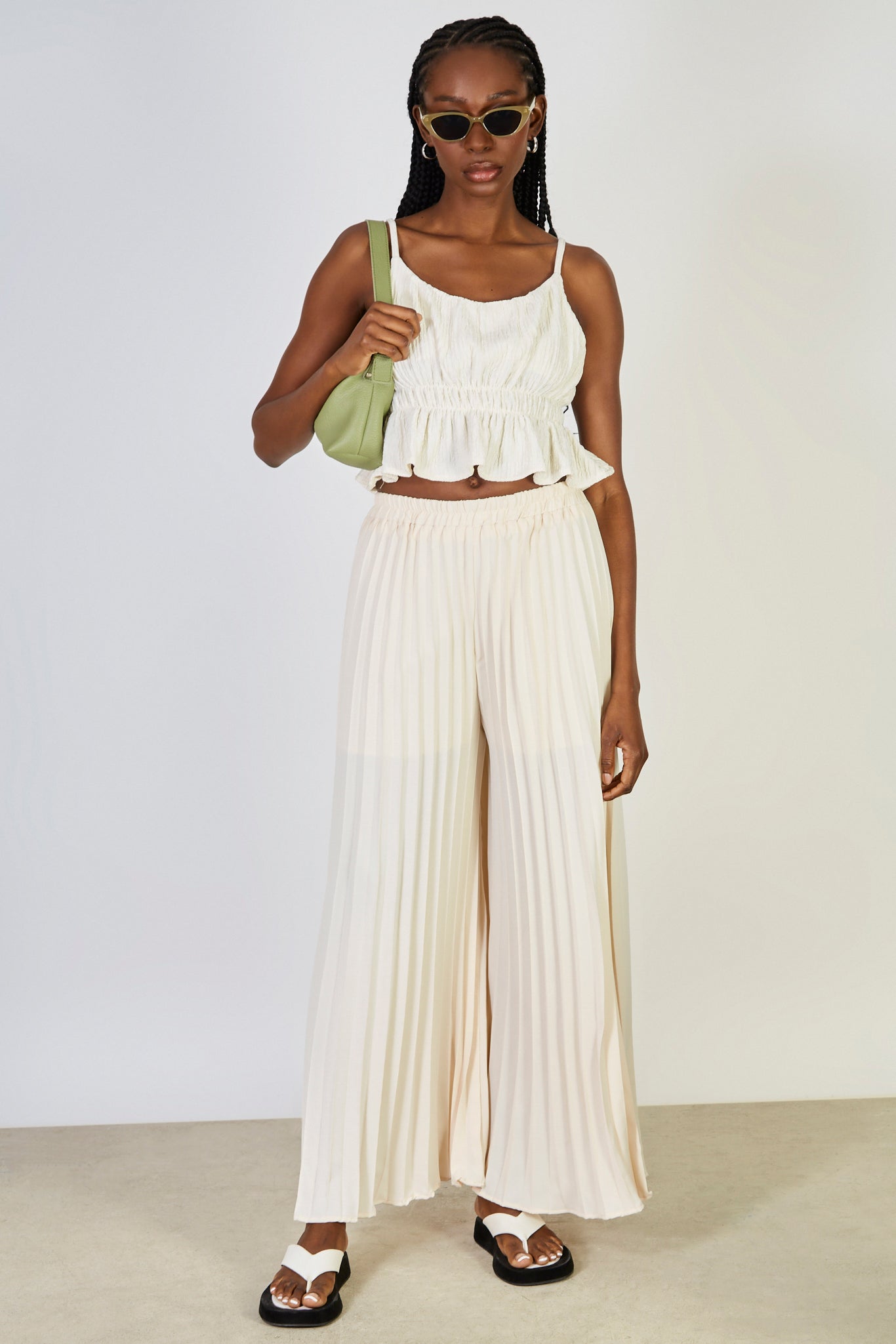 Cream silky pleated trousers_5