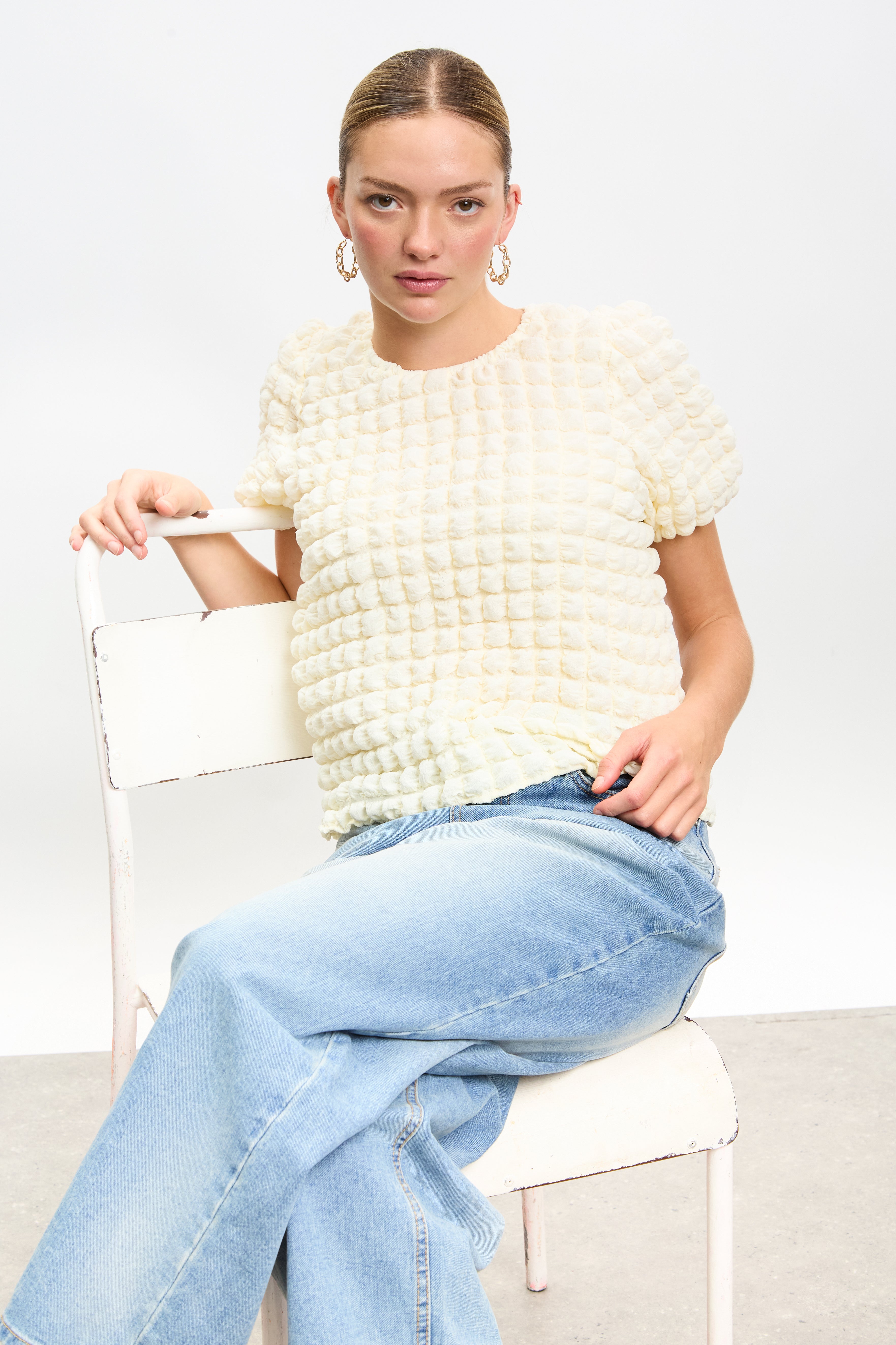Cream textured puff short sleeved top_5