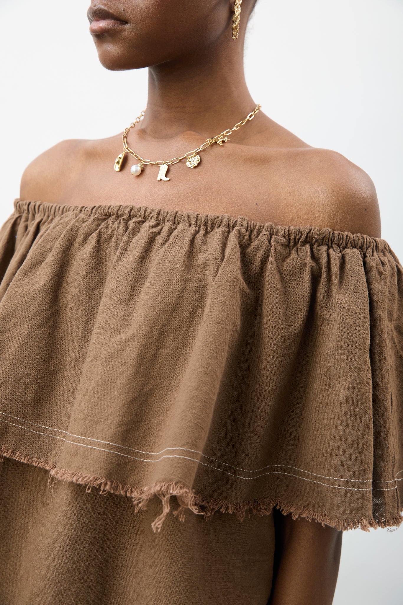 Dark beige contrast stitch raw hem blouse_4