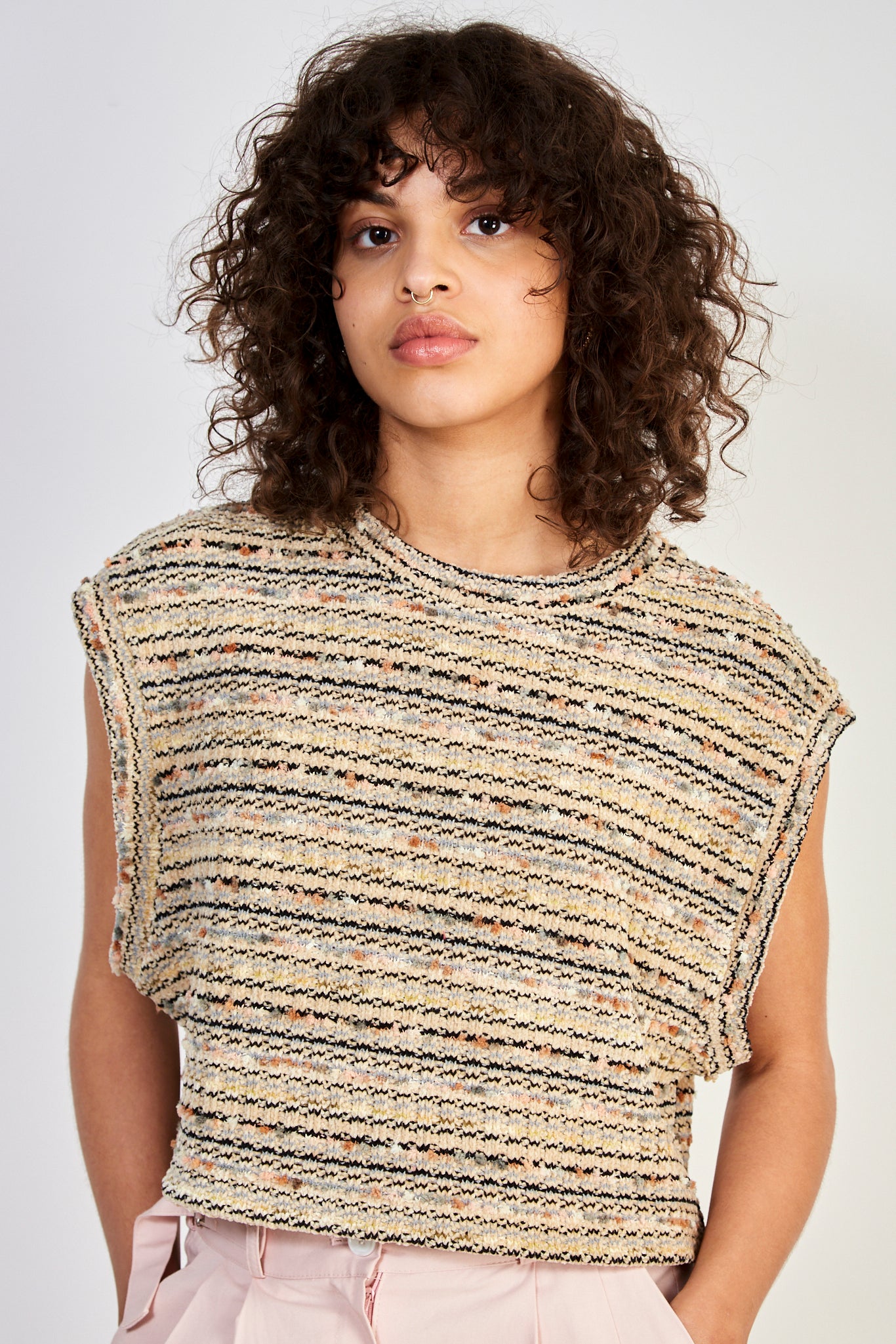 Dark beige multicolour striped knit vest_1
