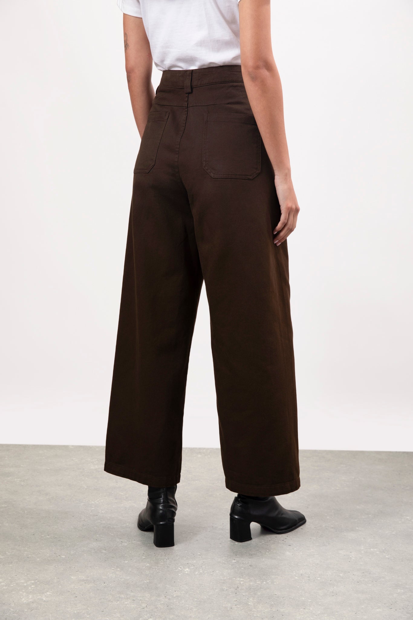 Dark brown twisted seam wide leg jeans_2